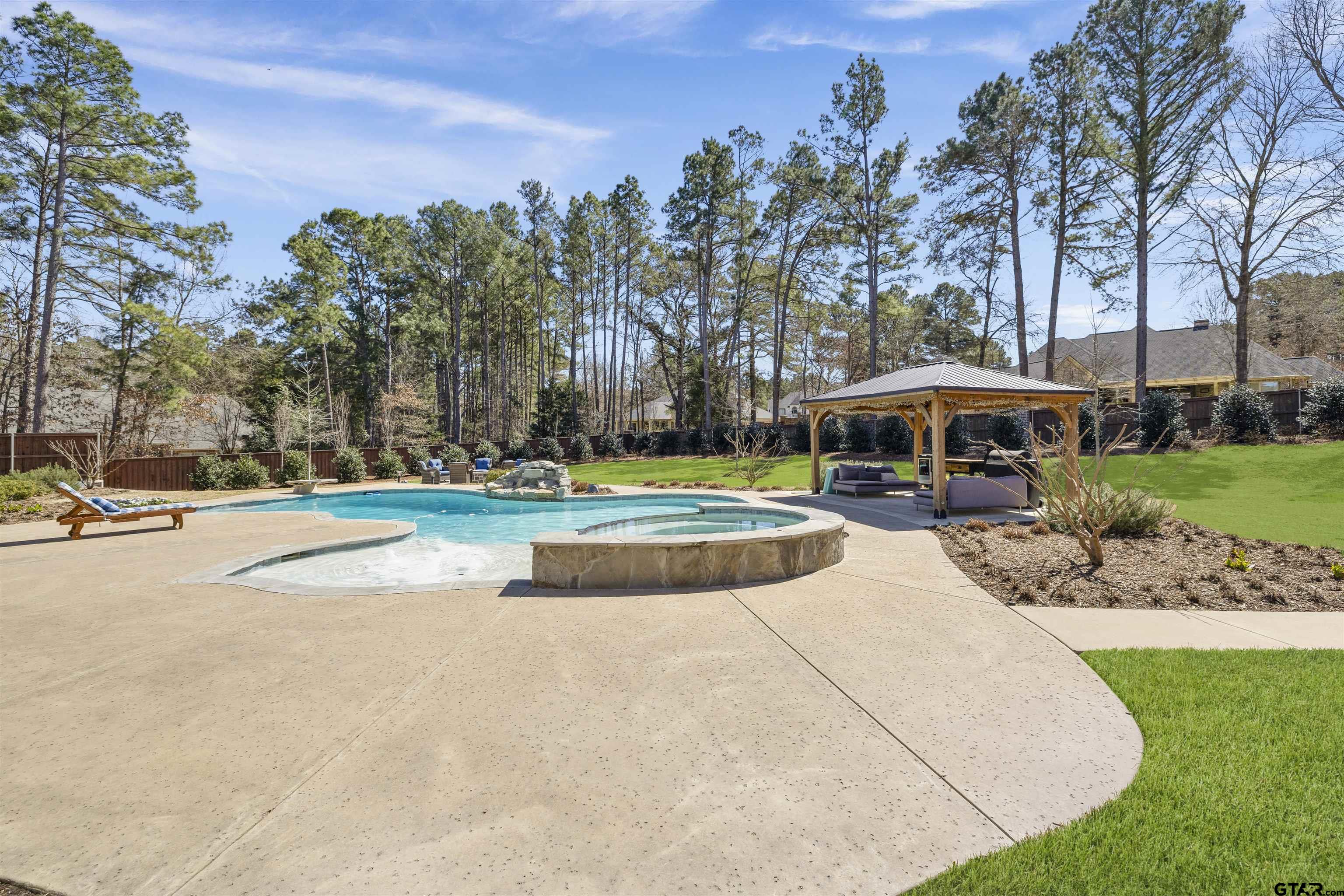 6017 Graemont Blvd