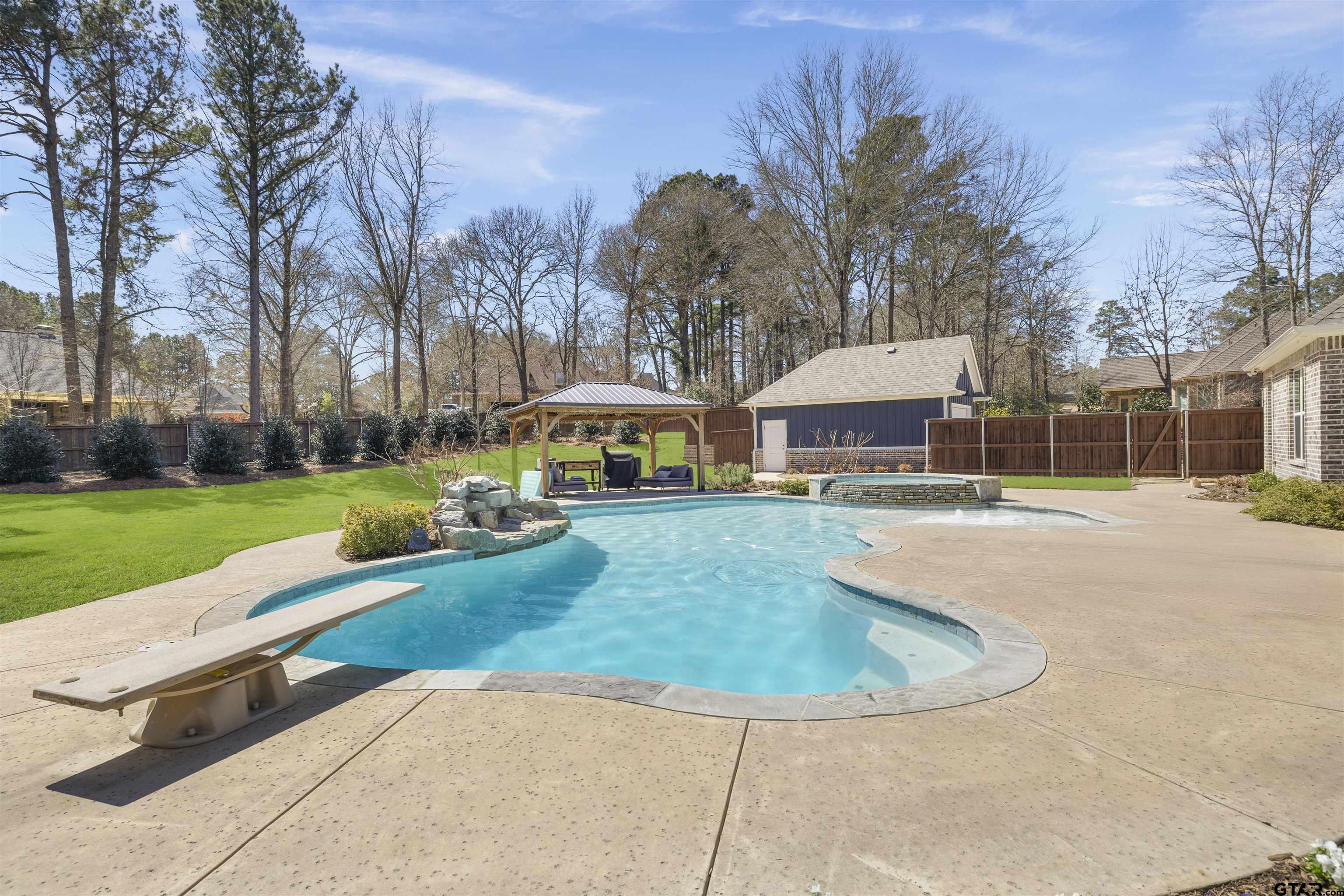 6017 Graemont Blvd
