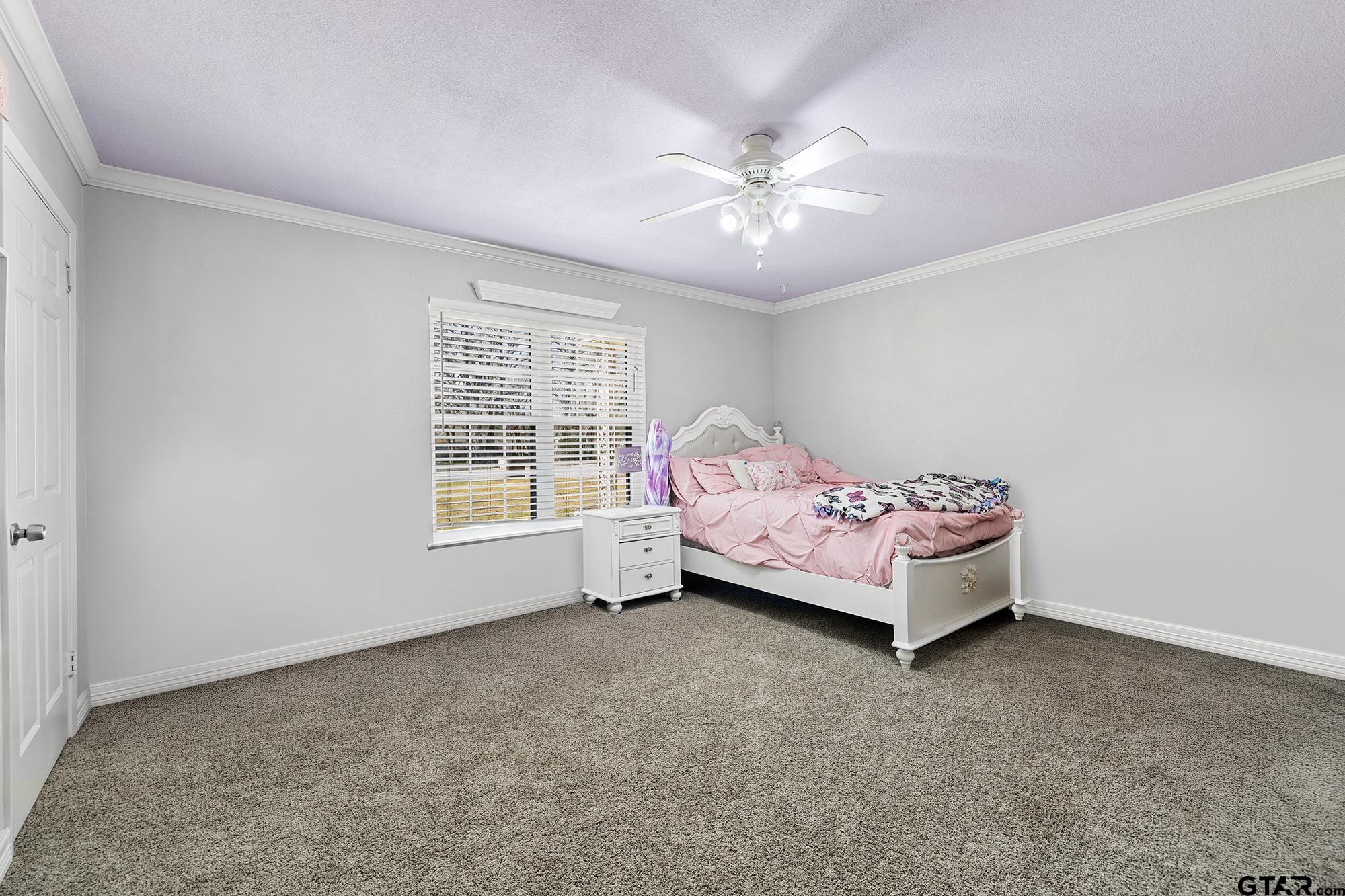 10858 Knollwood Dr