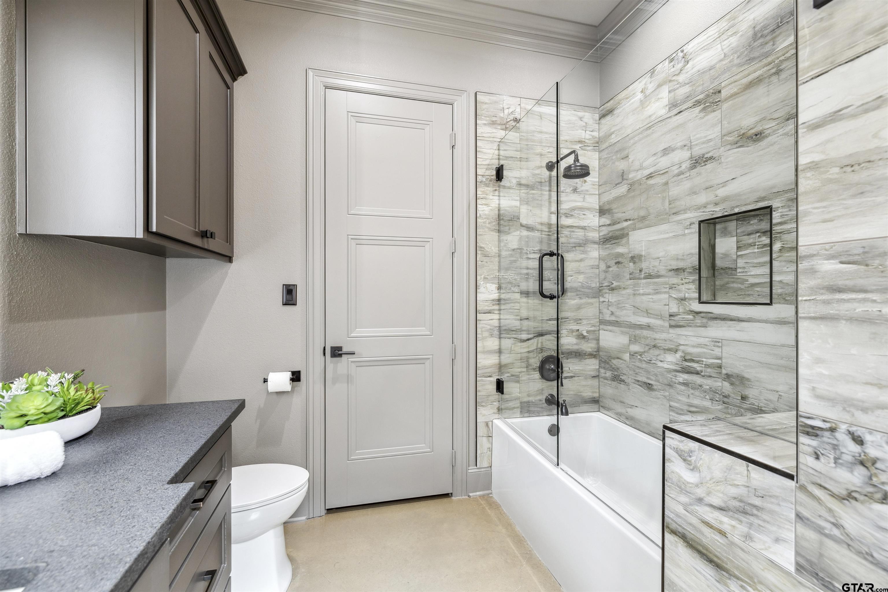 2623 Oak Alley