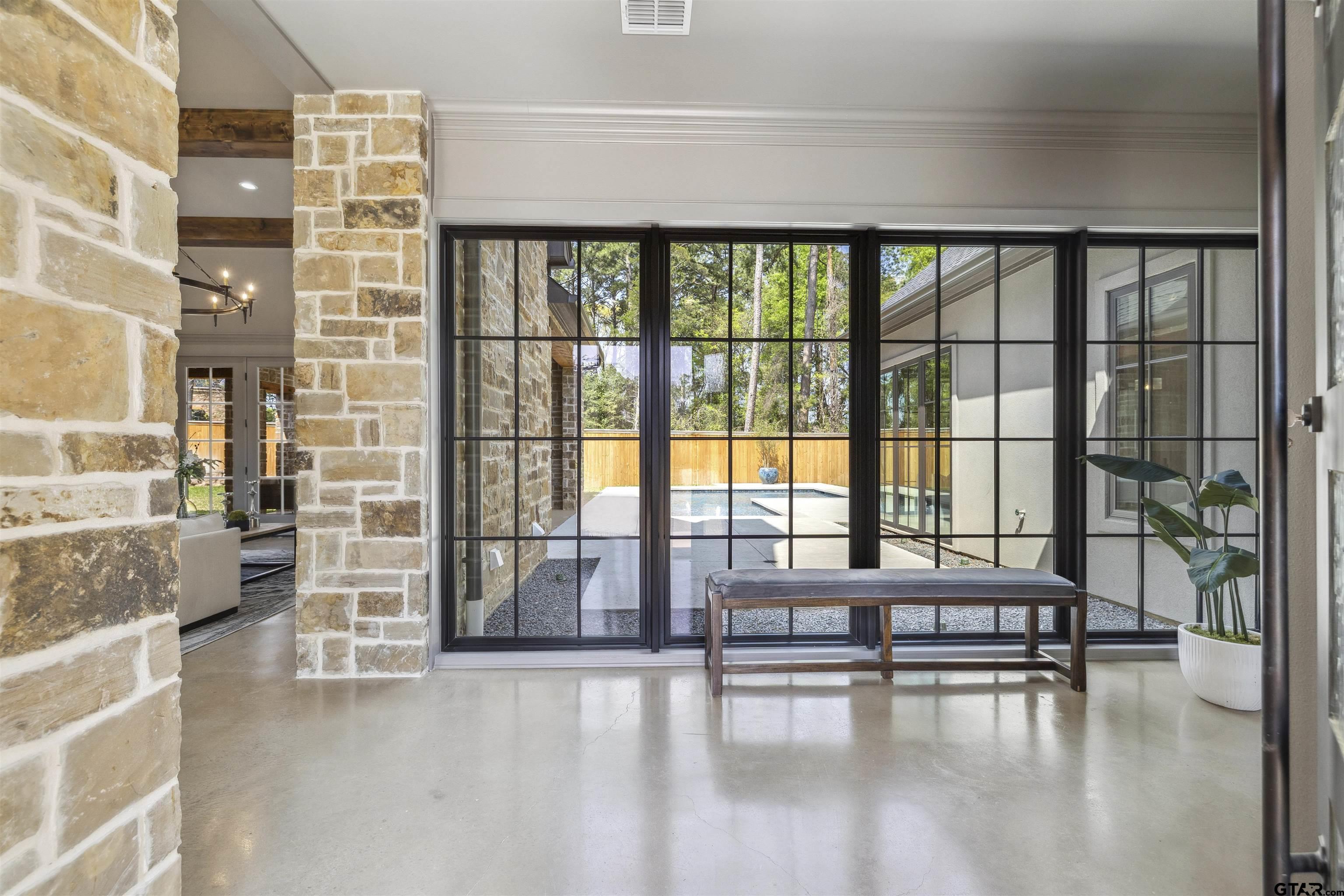 2623 Oak Alley