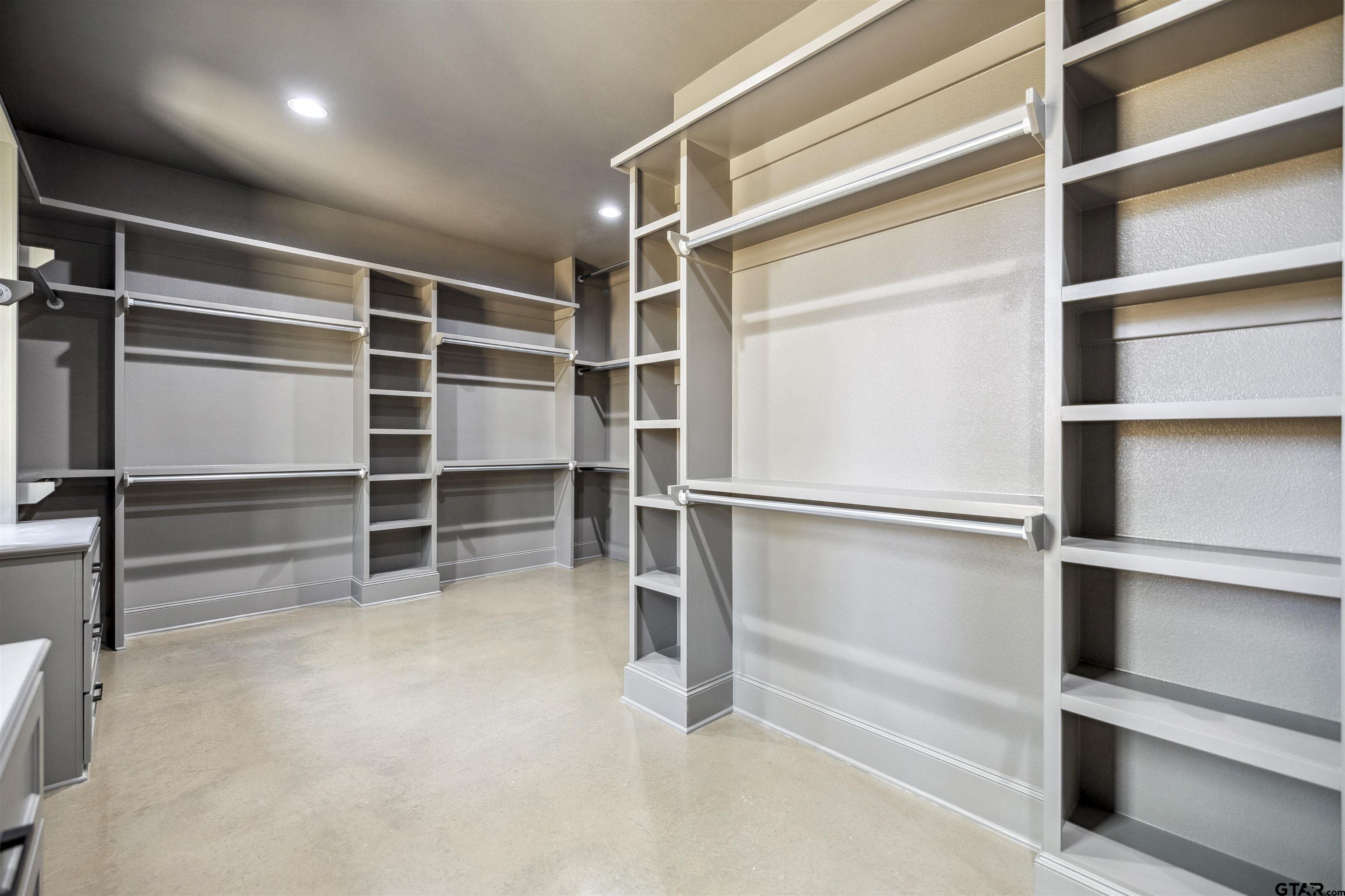 2623 Oak Alley