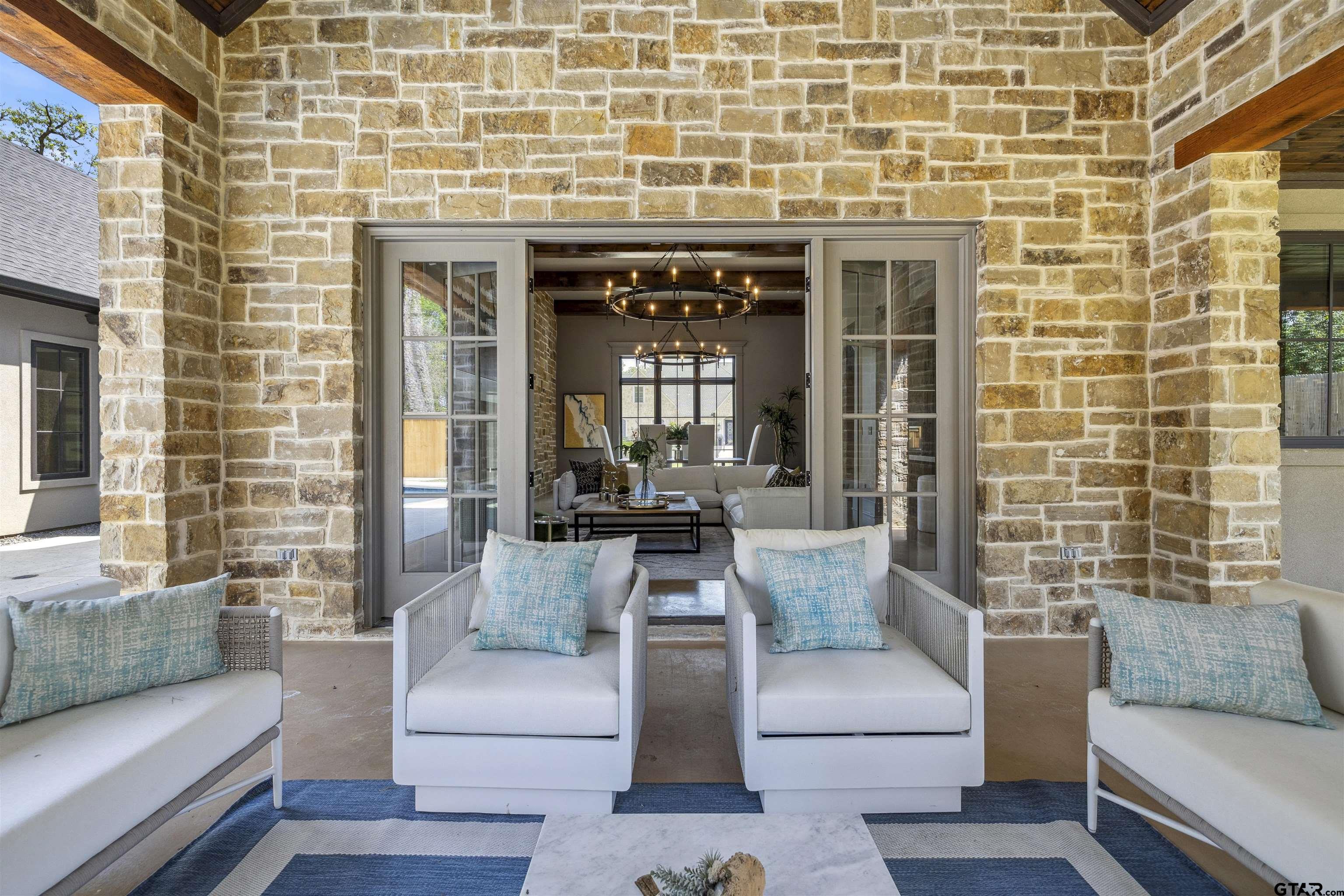 2623 Oak Alley