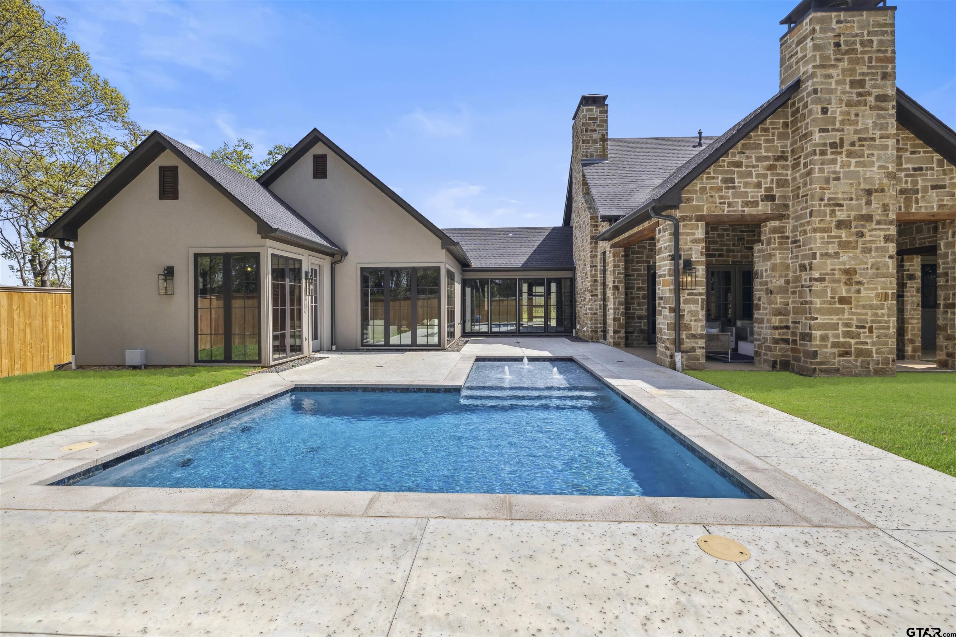 2623 Oak Alley