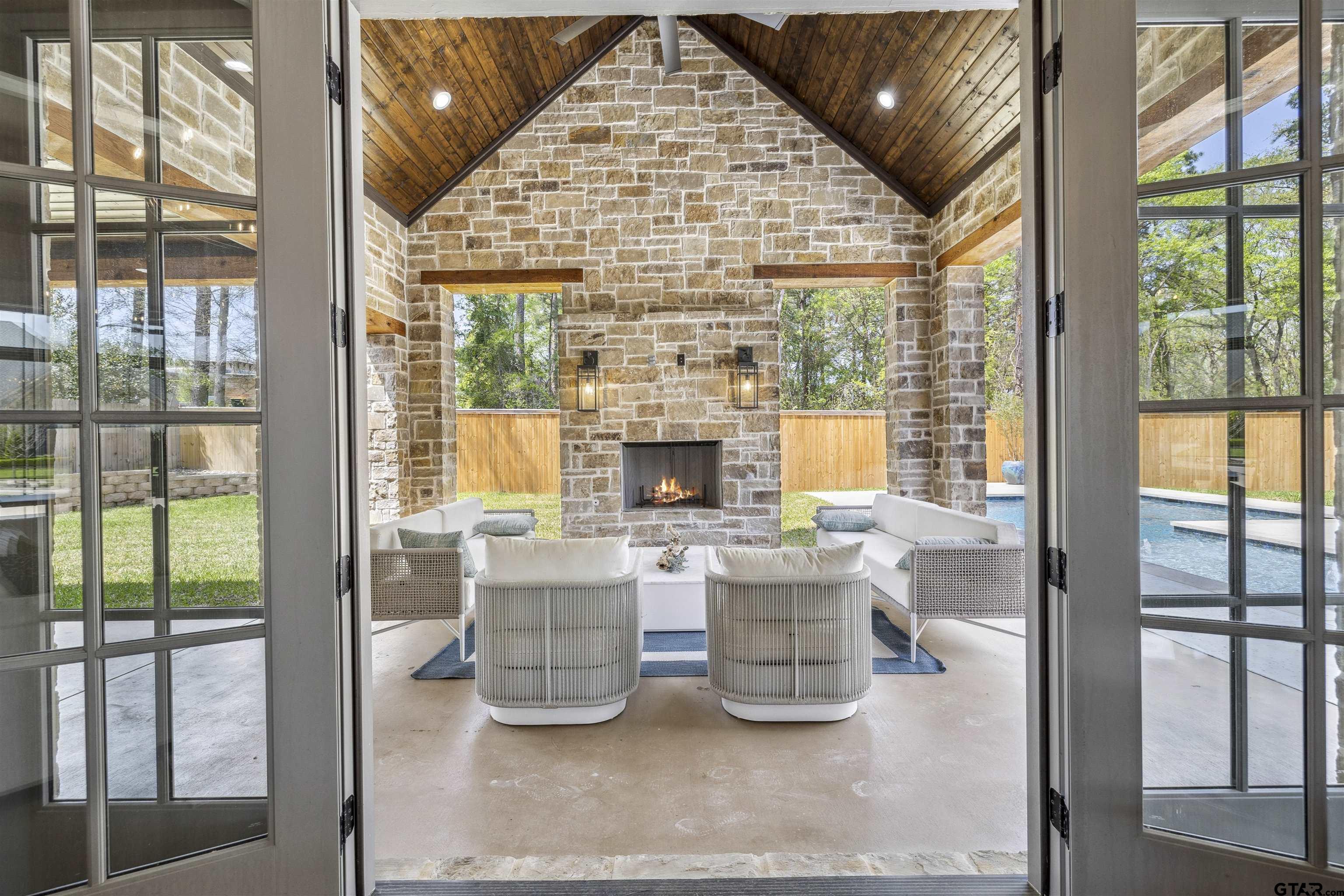 2623 Oak Alley
