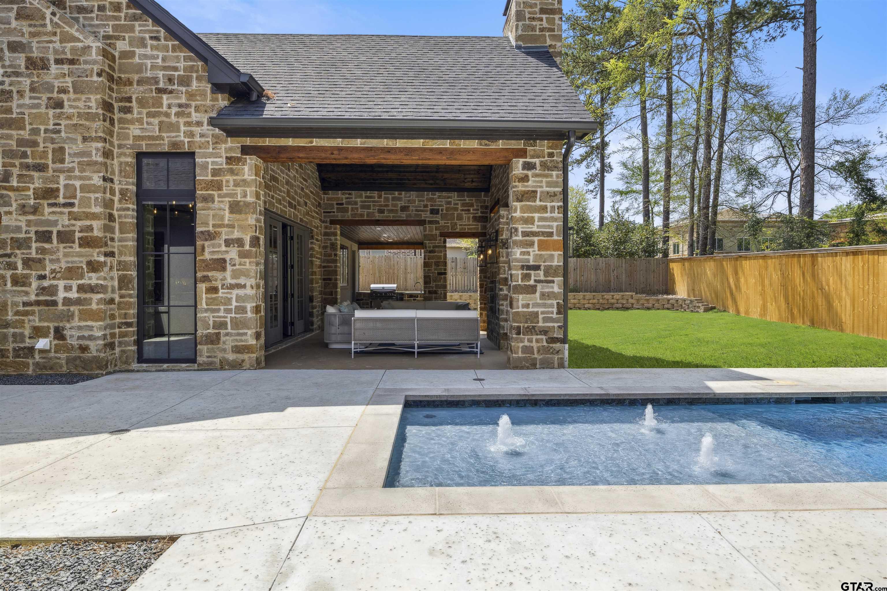 2623 Oak Alley