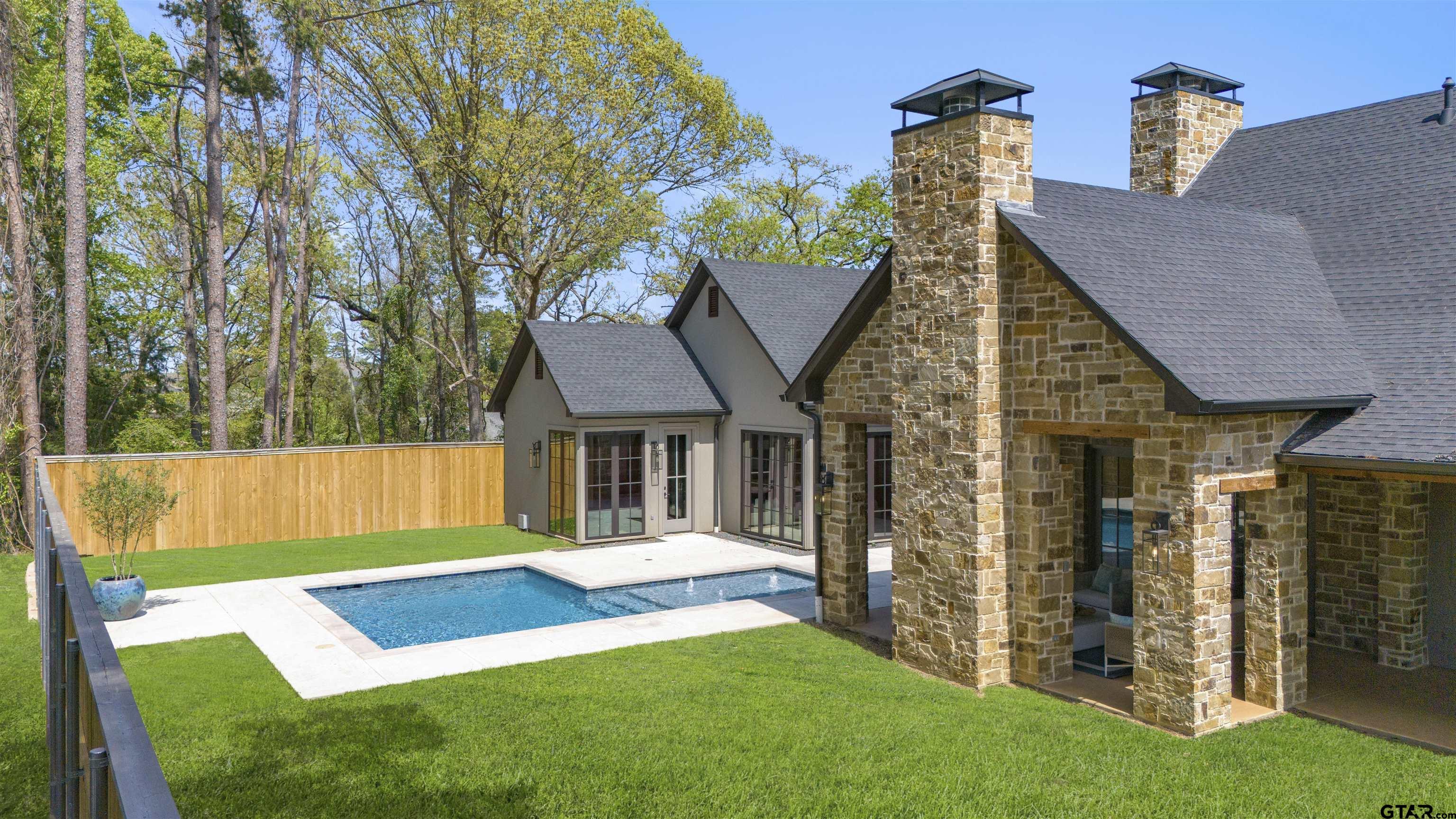 2623 Oak Alley