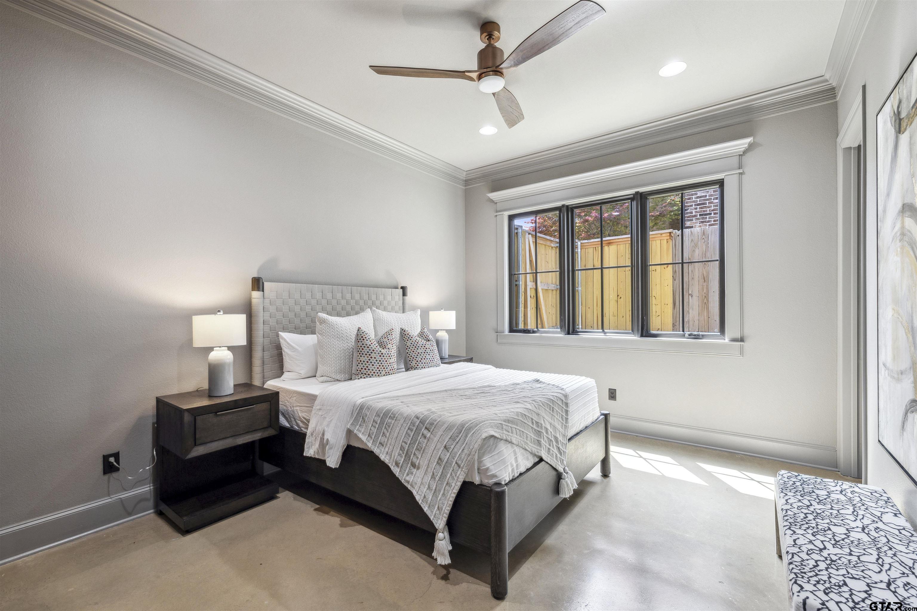 2623 Oak Alley