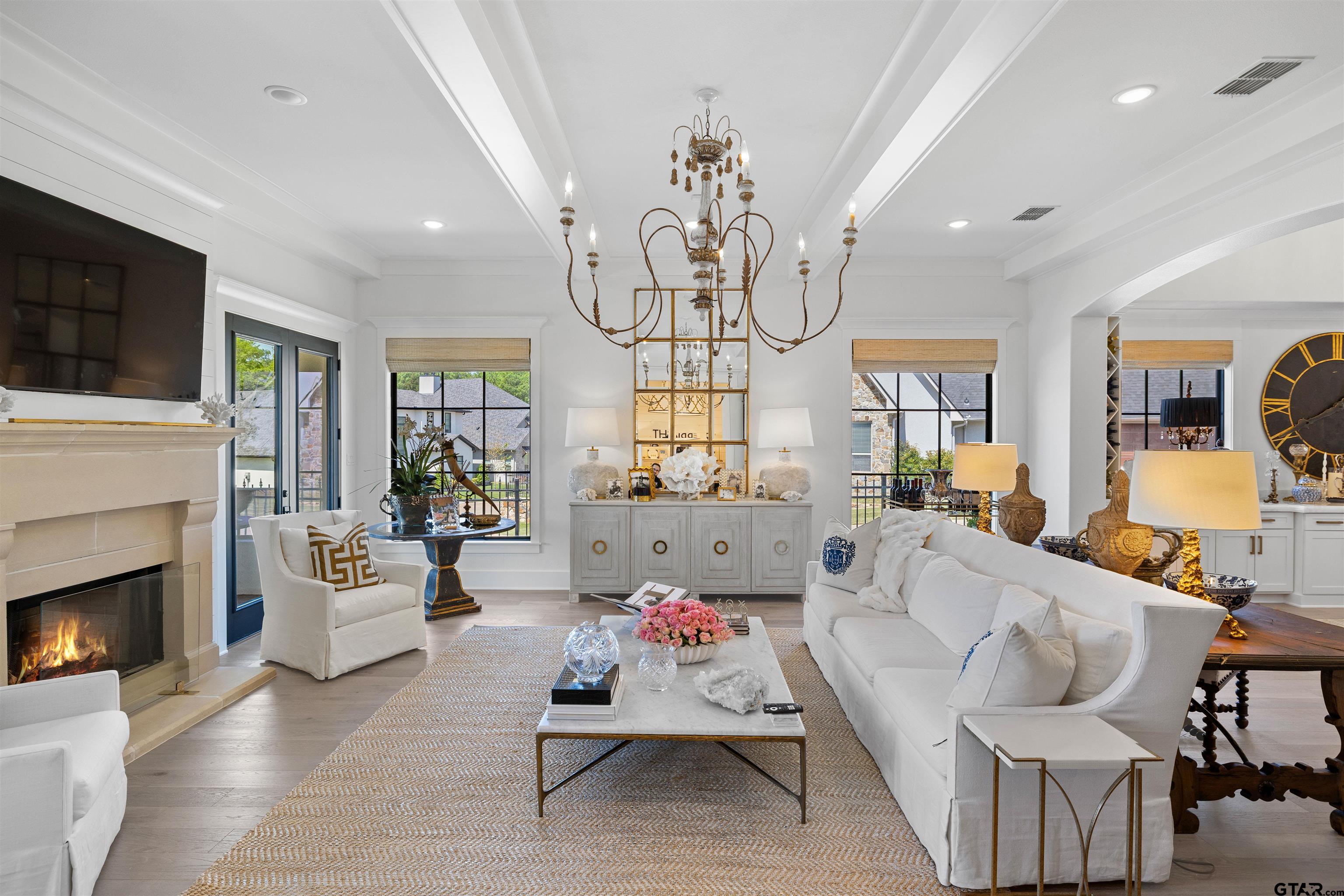 940 La Vista Drive