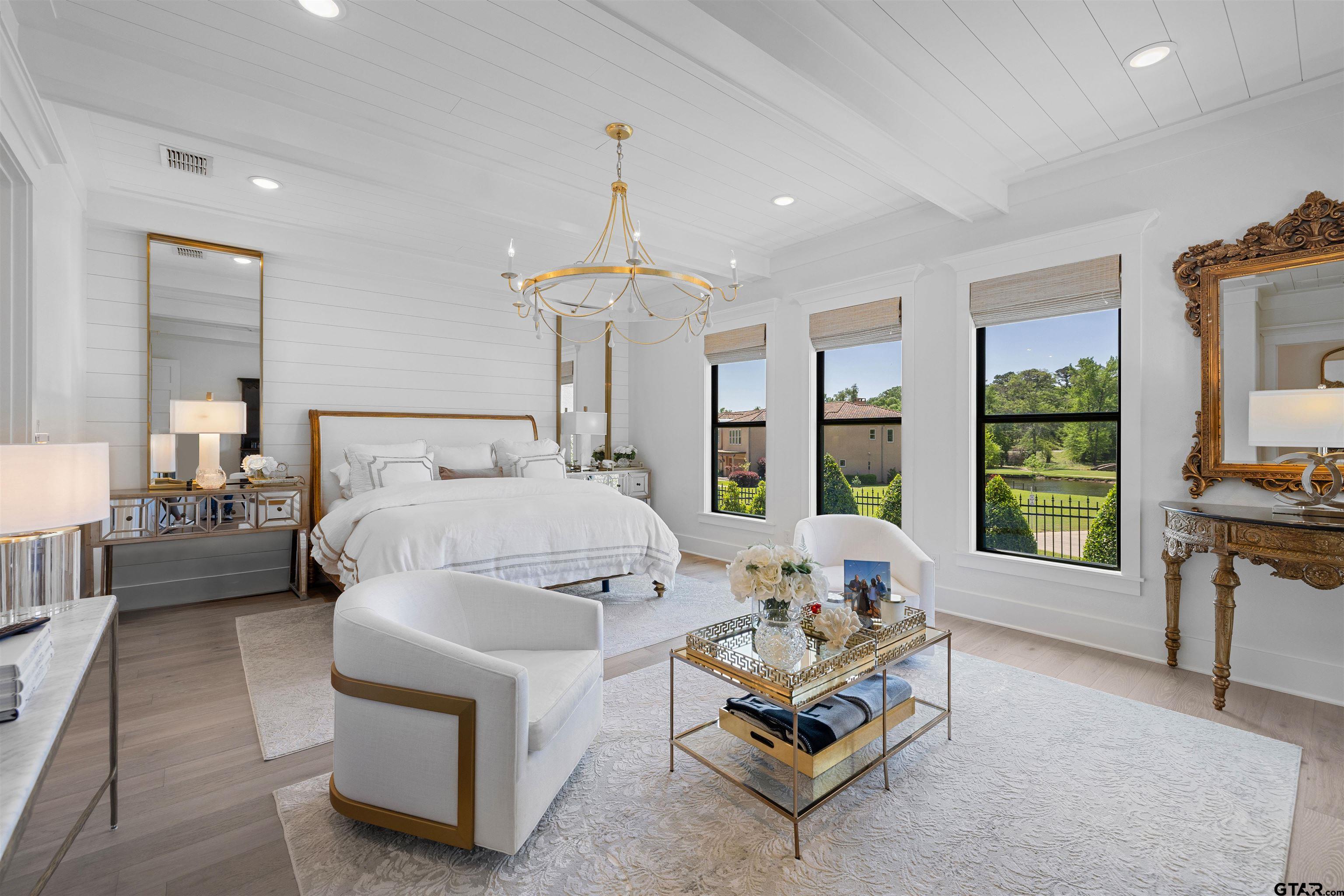 940 La Vista Drive
