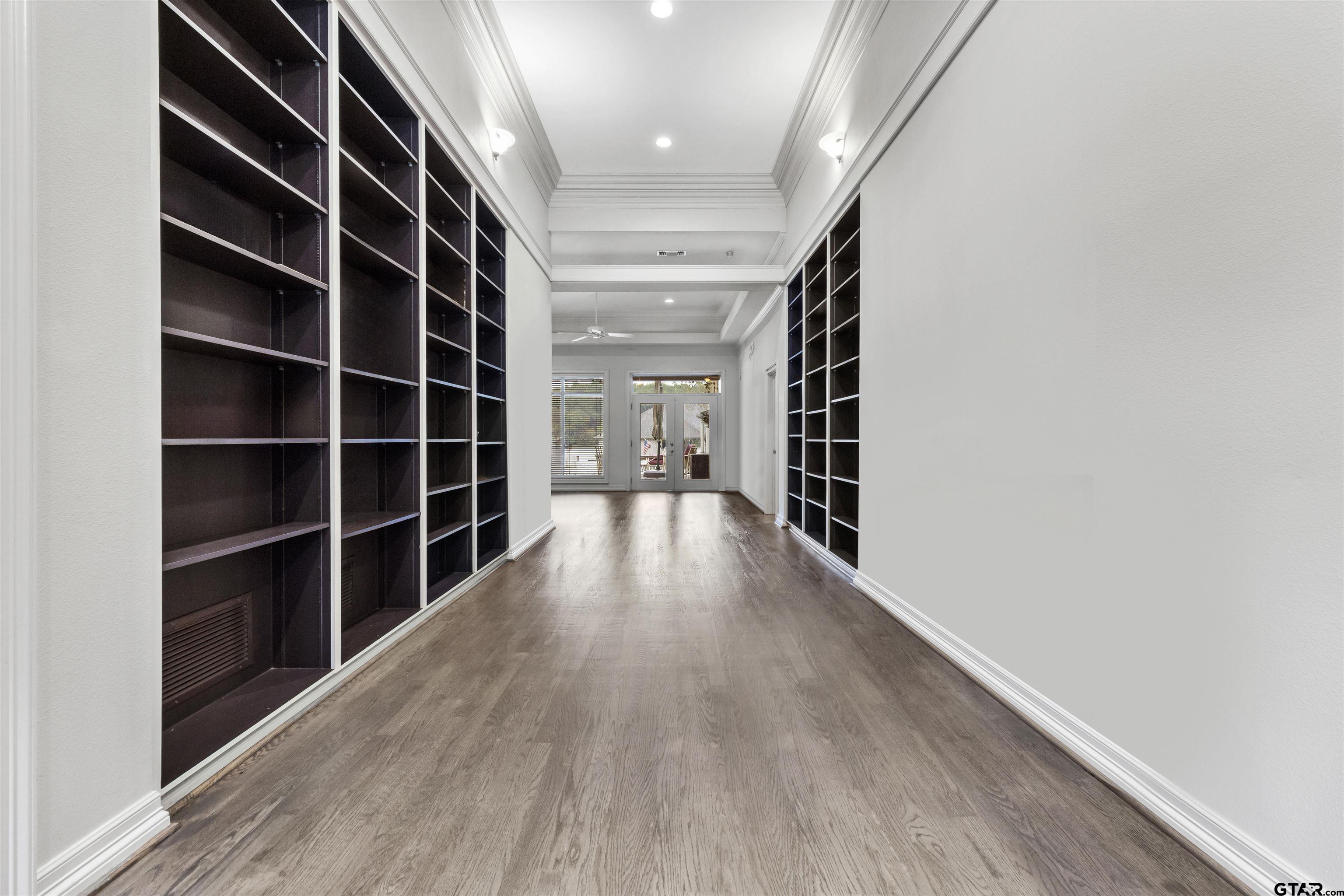 13735 Peninsula