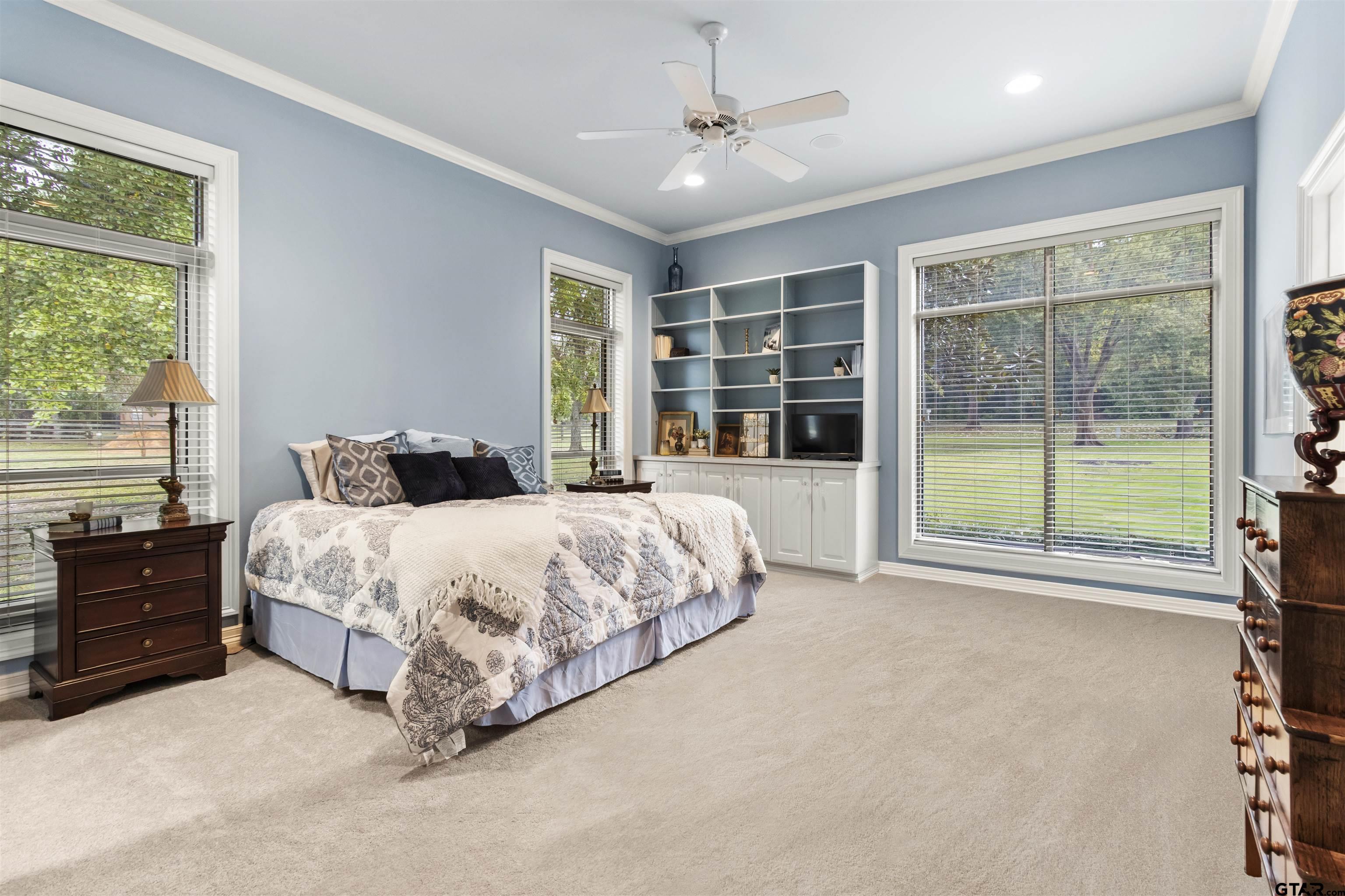 13735 Peninsula