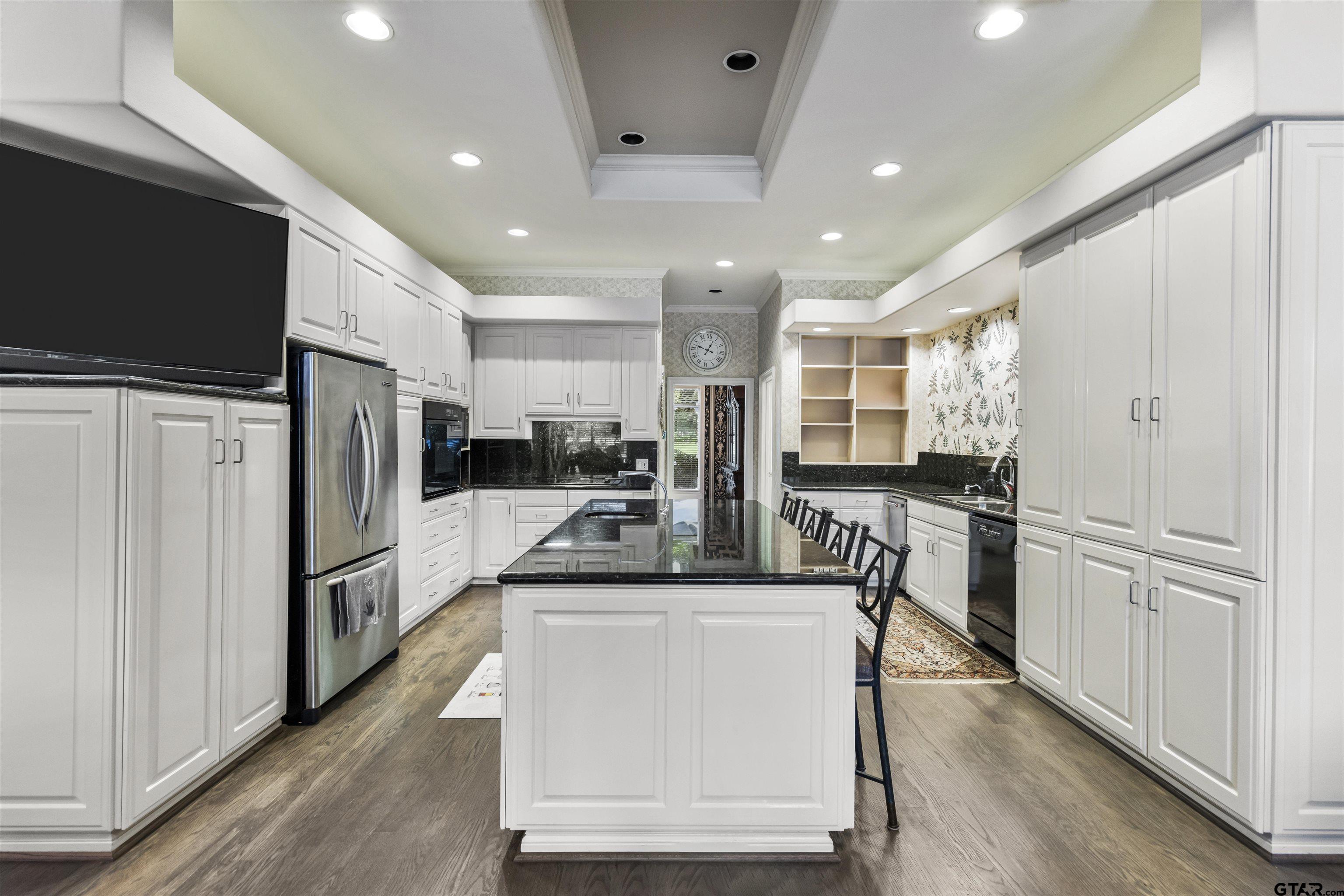 13735 Peninsula