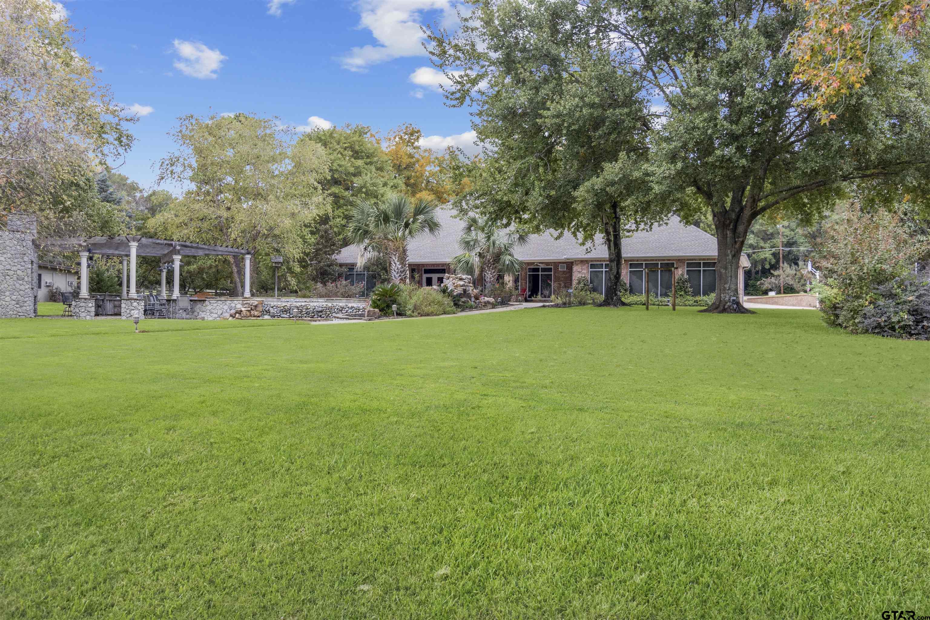 13735 Peninsula