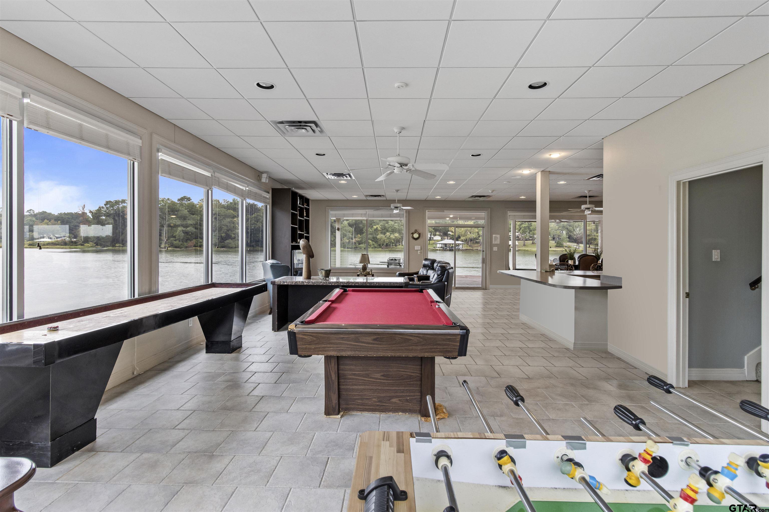 13735 Peninsula