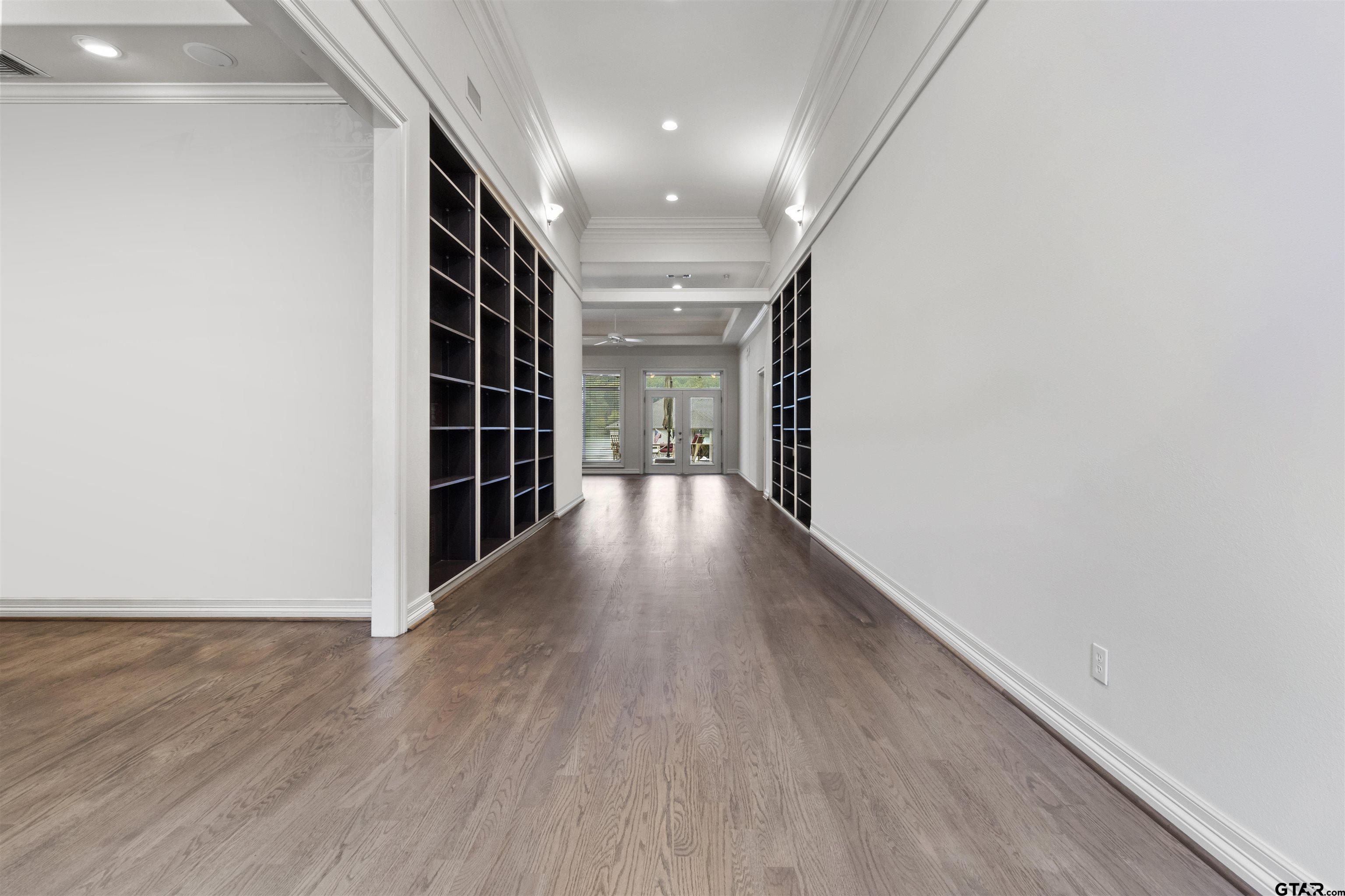 13735 Peninsula