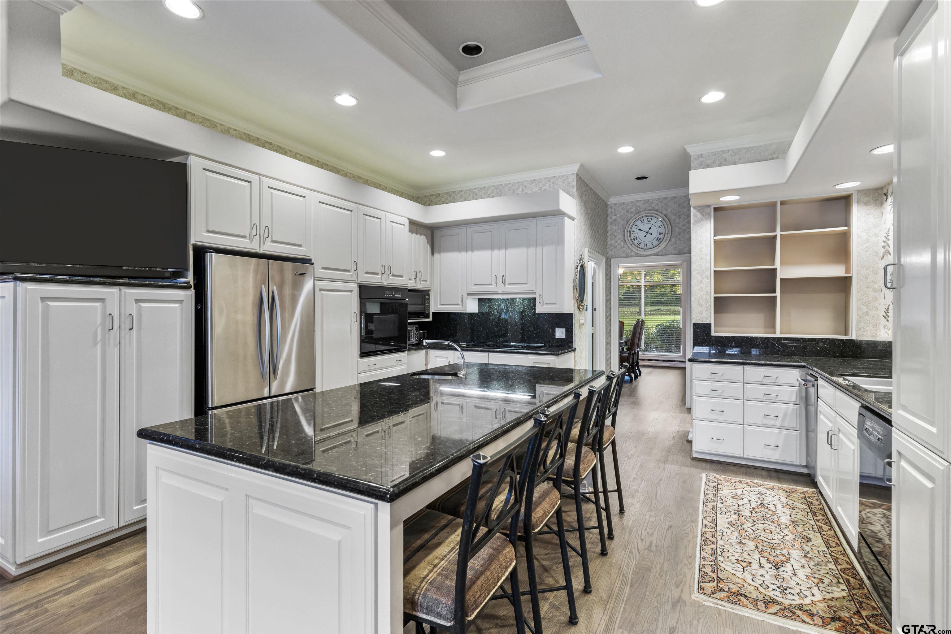 13735 Peninsula