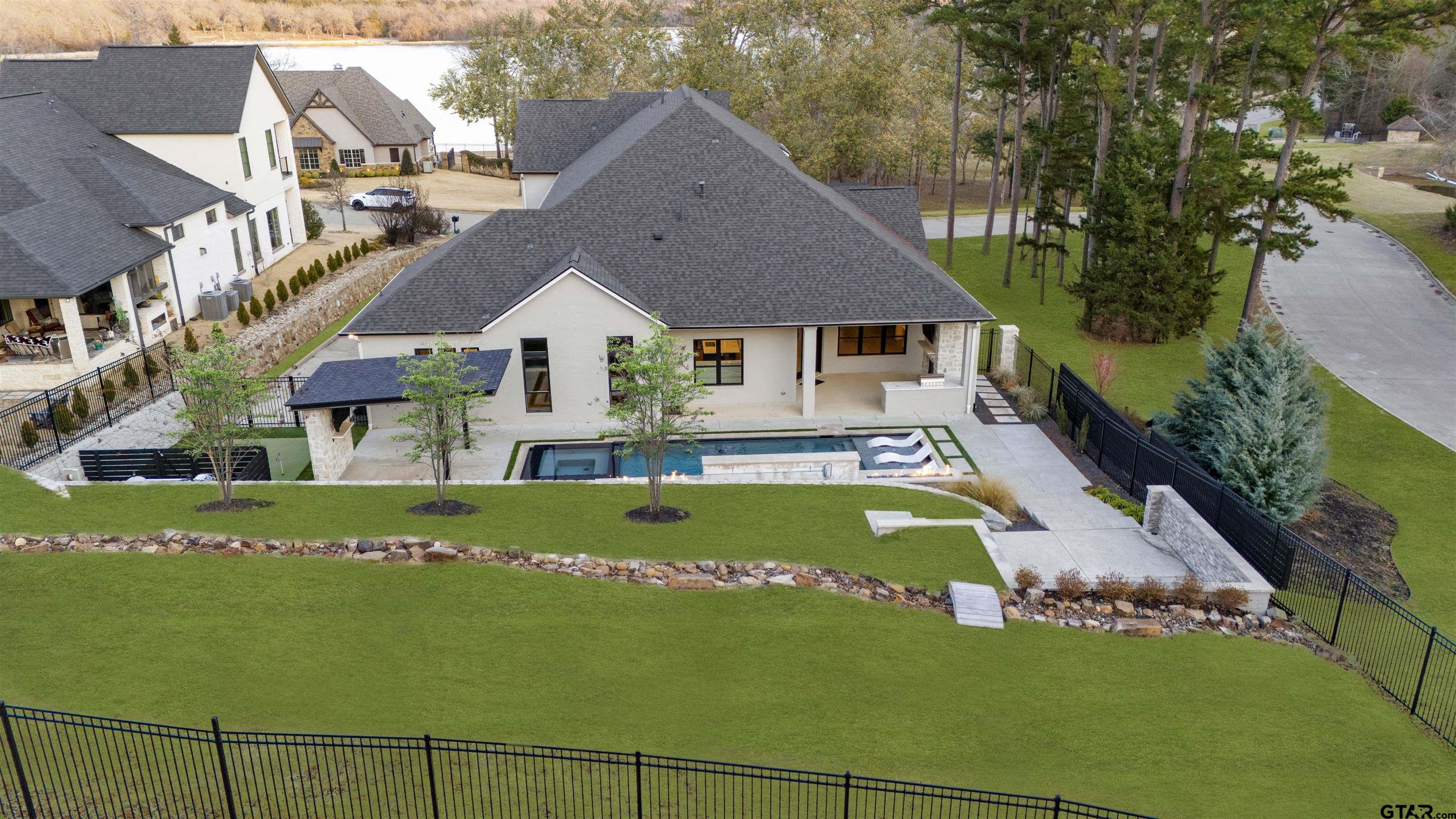 2432 Bellview Circle
