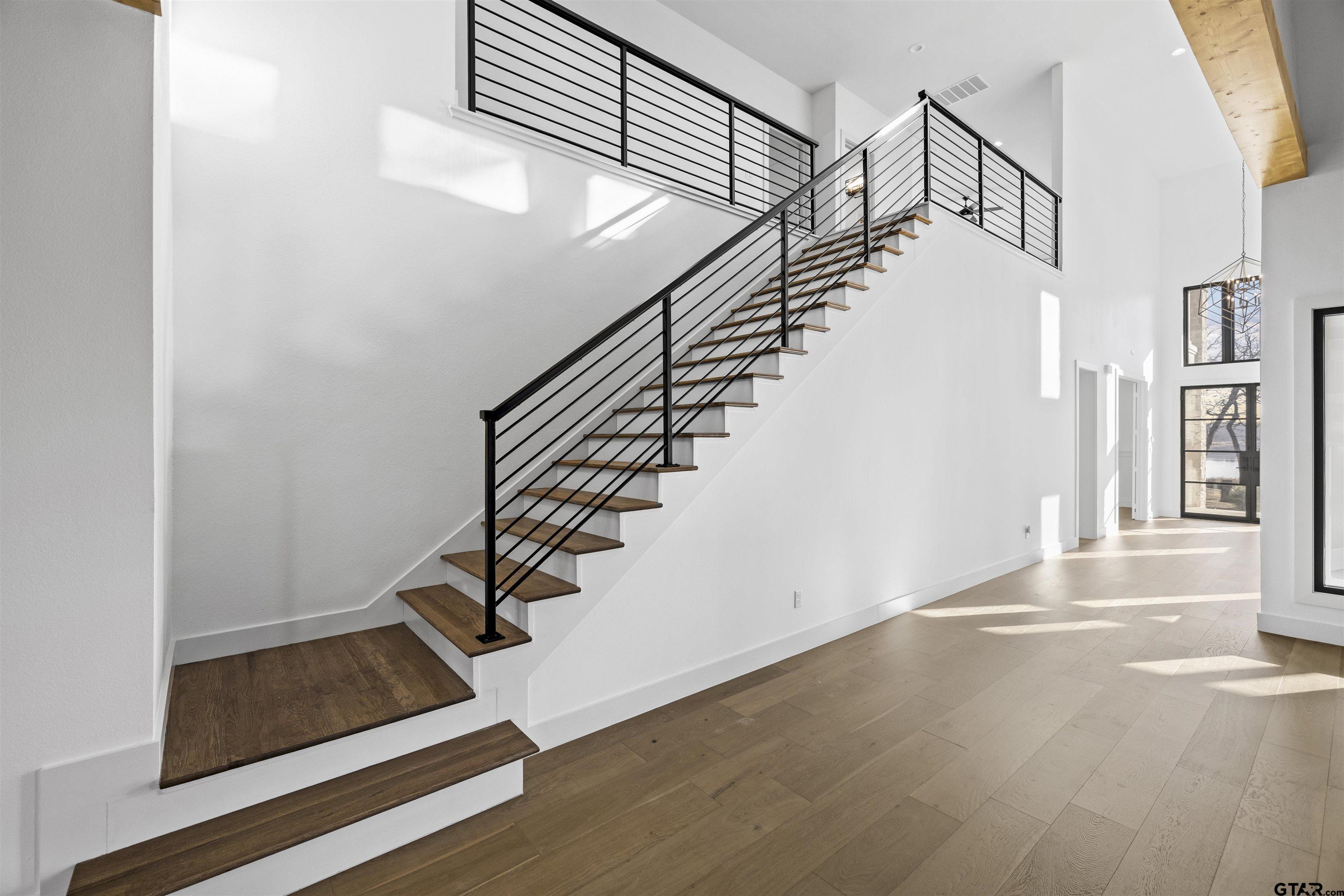 2432 Bellview Circle