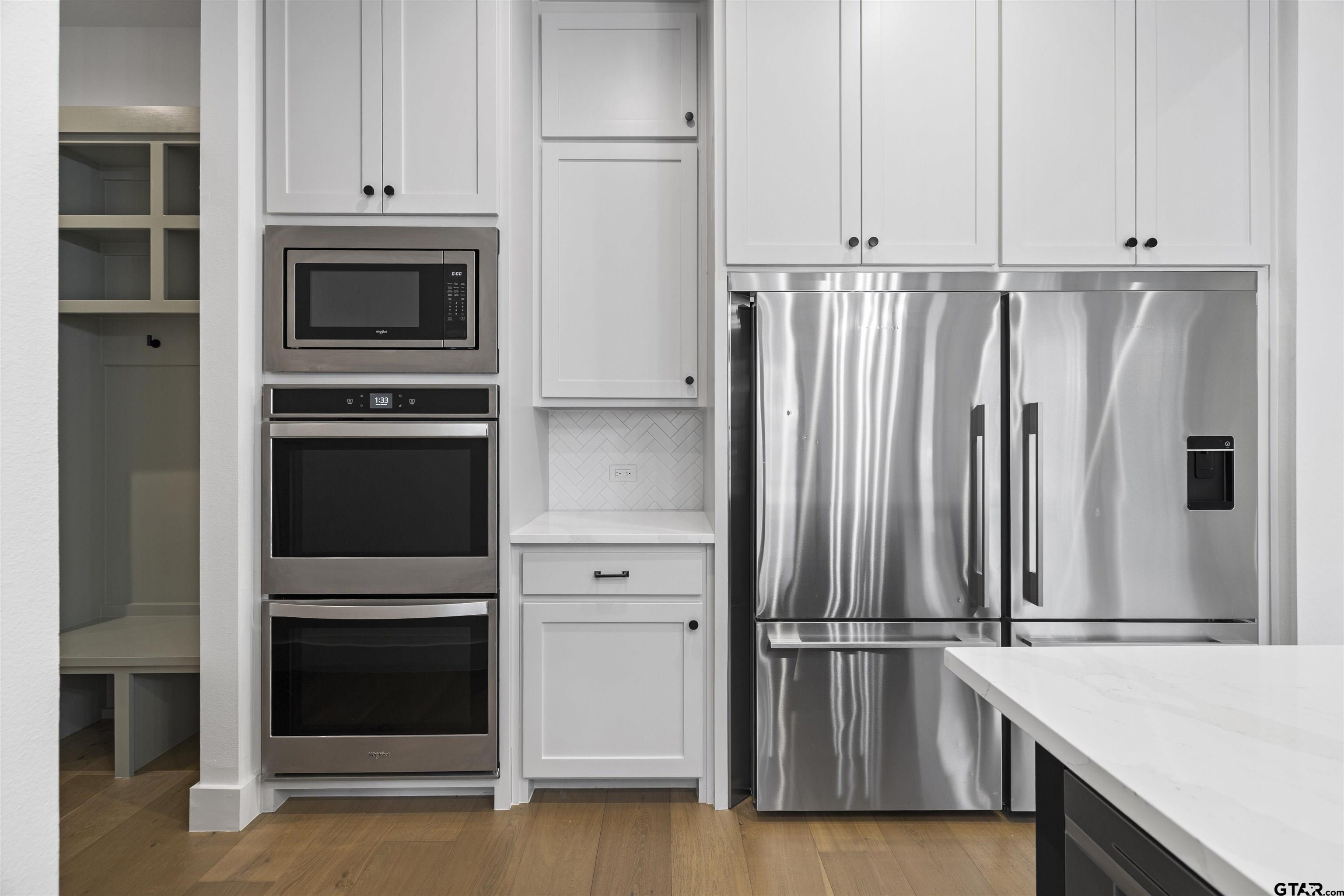 2432 Bellview Circle