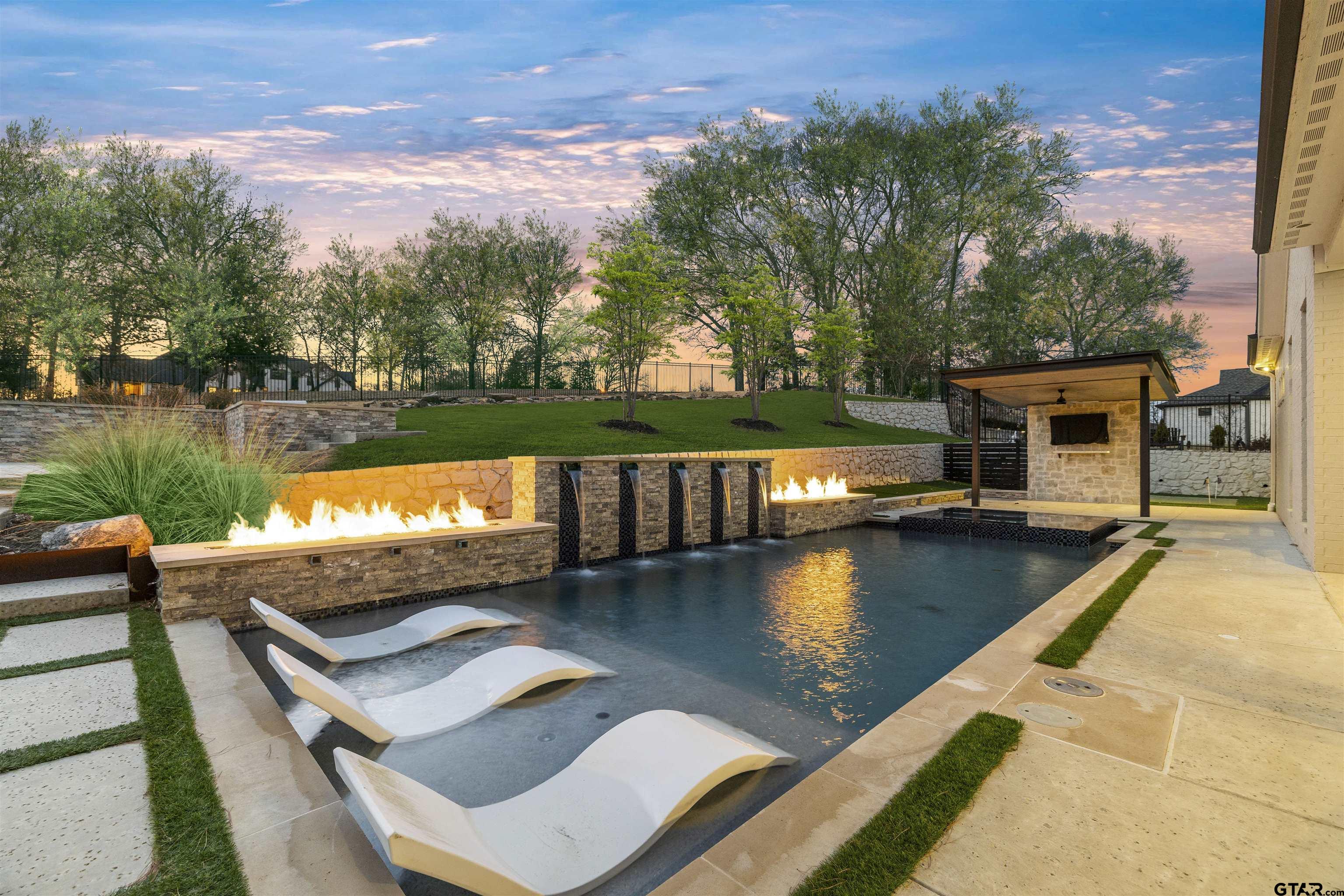 2432 Bellview Circle