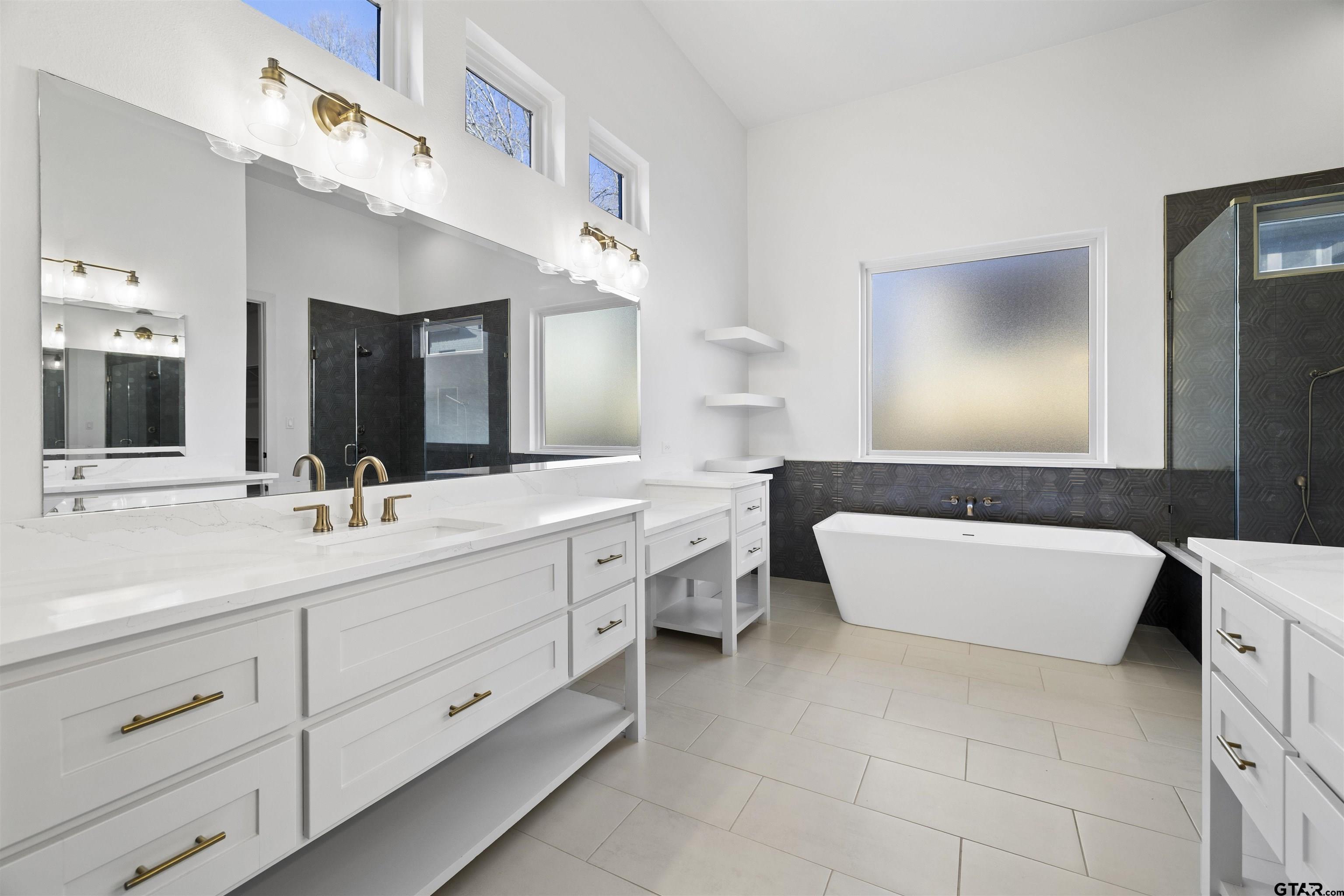 2432 Bellview Circle