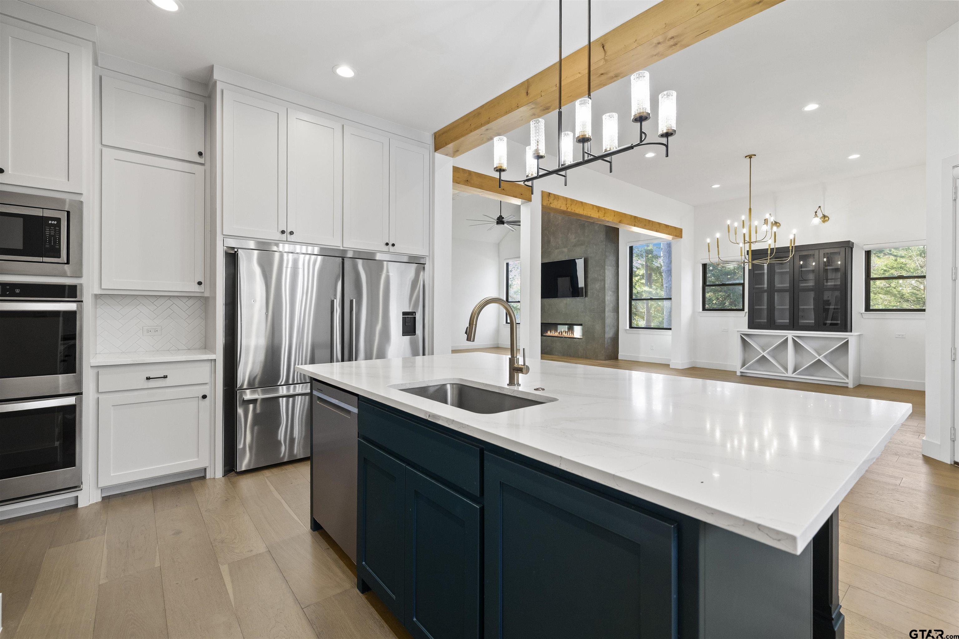 2432 Bellview Circle