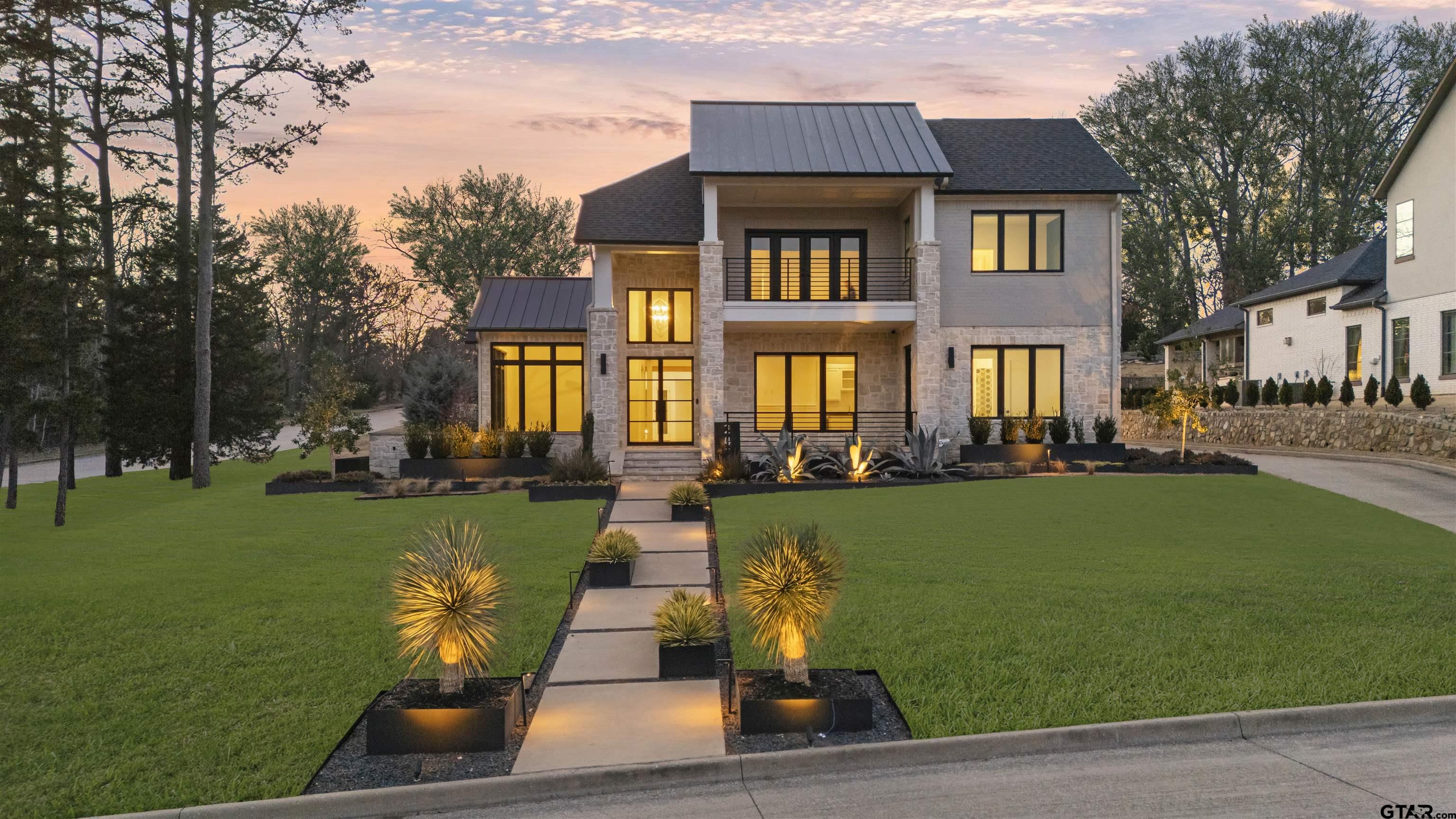 2432 Bellview Circle