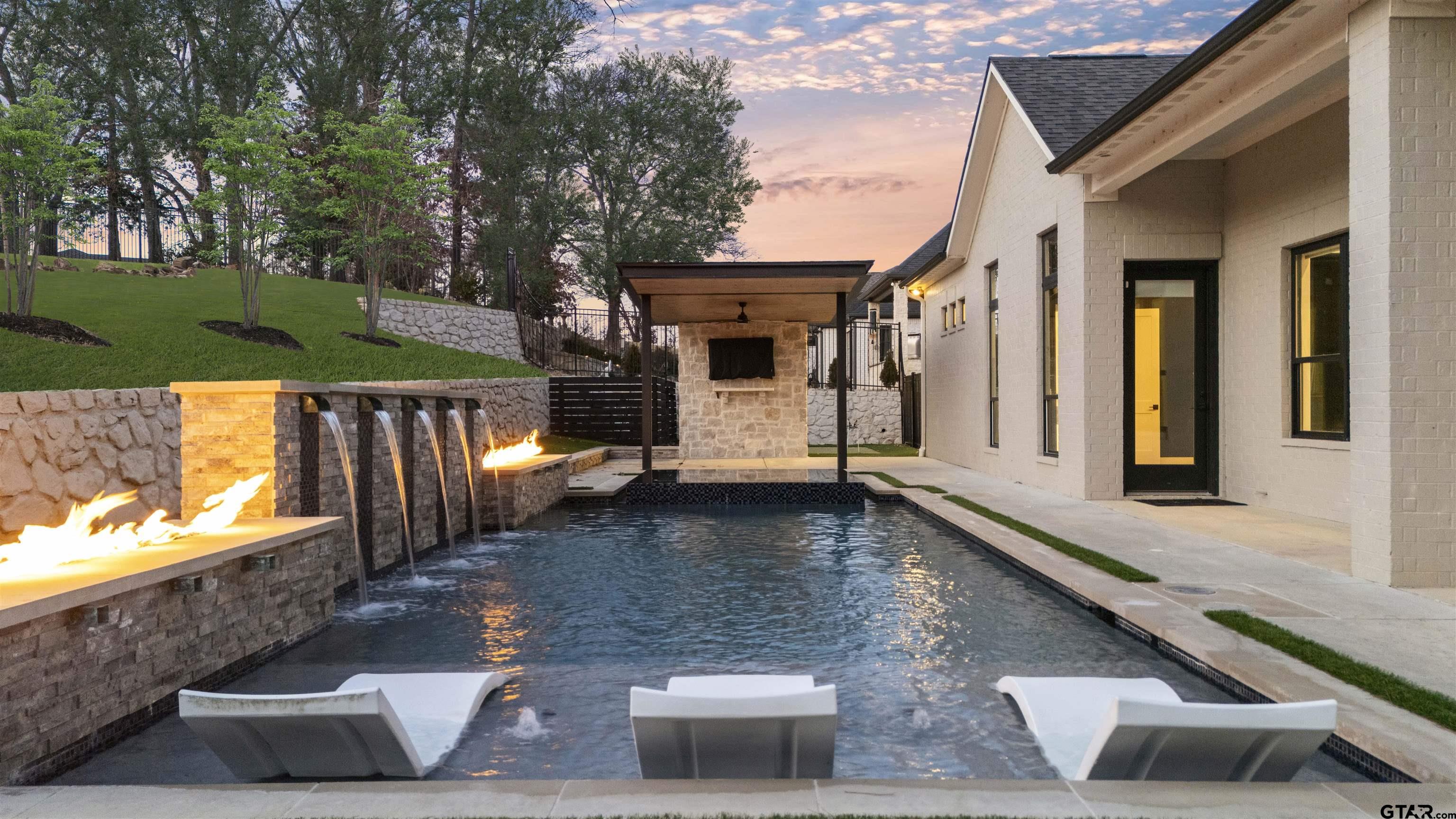 2432 Bellview Circle