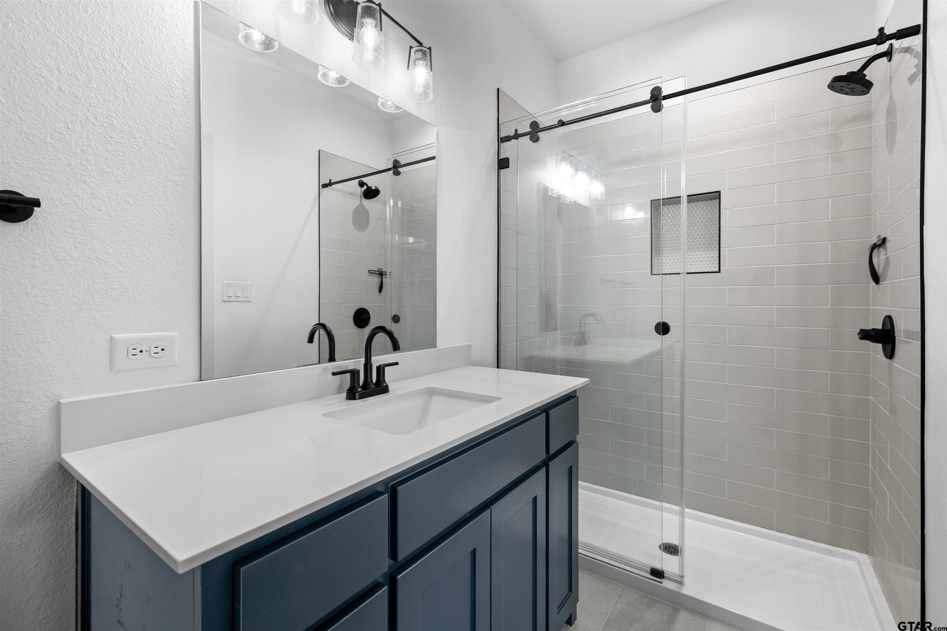 2432 Bellview Circle