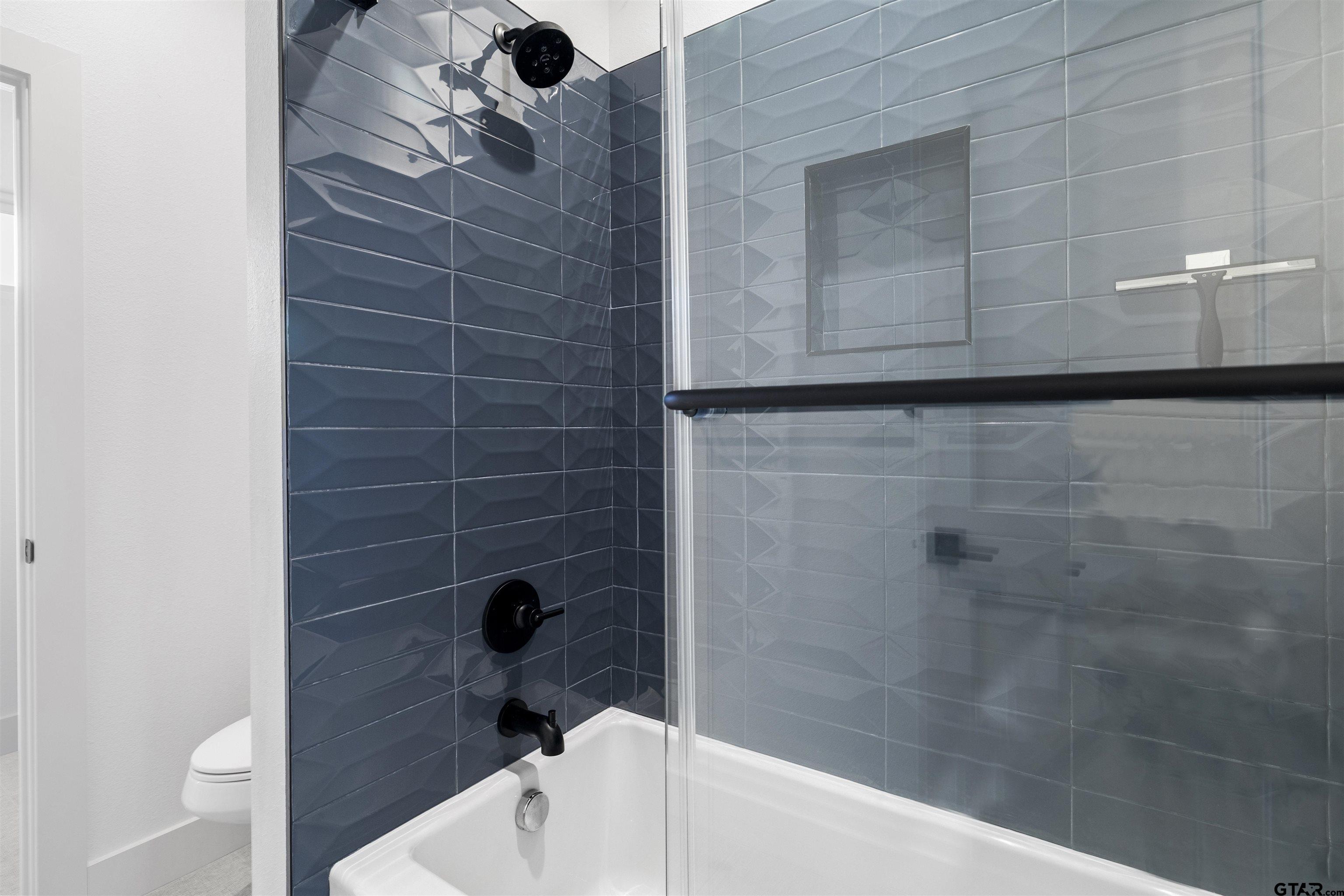 2432 Bellview Circle