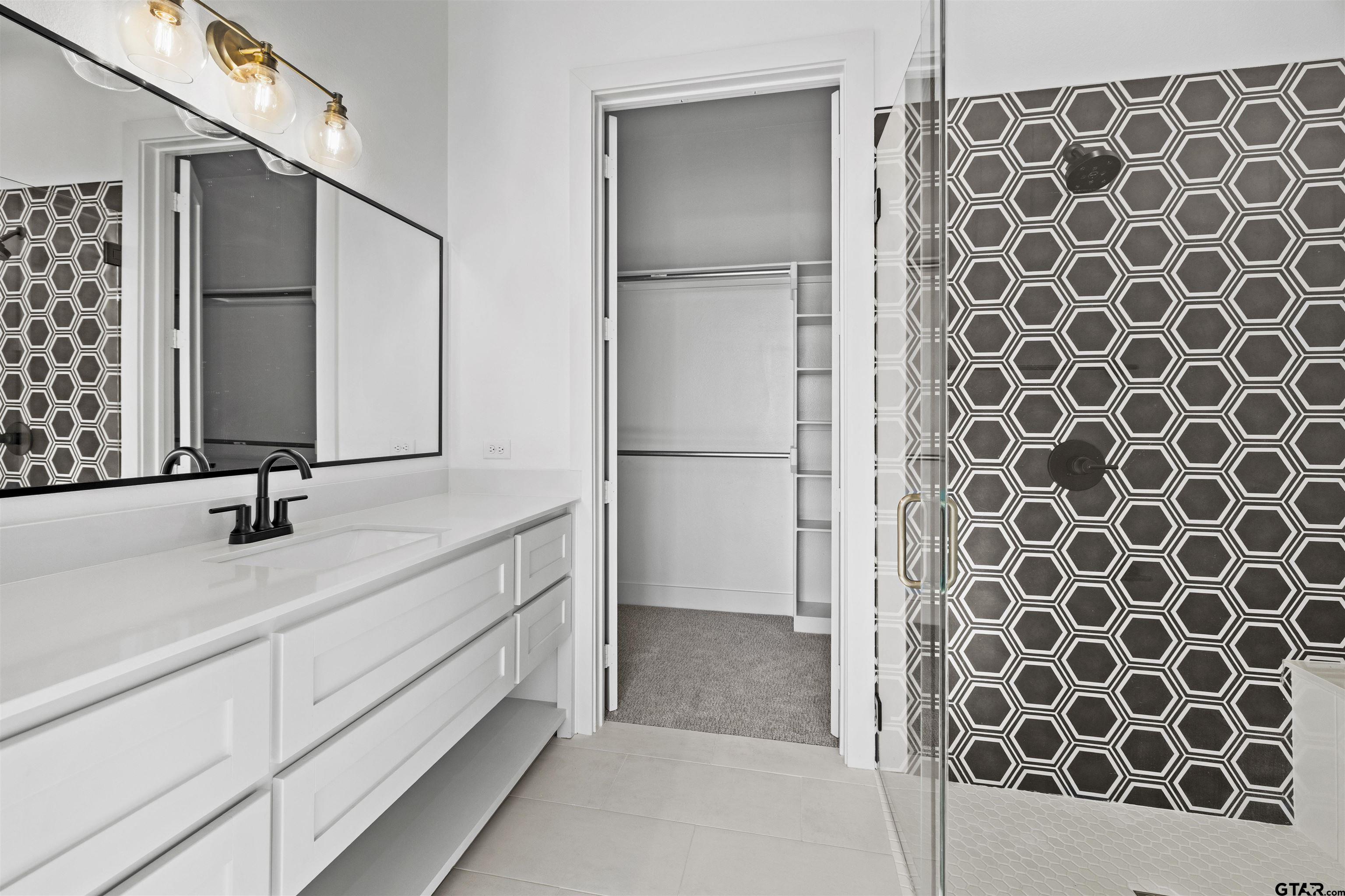 2432 Bellview Circle