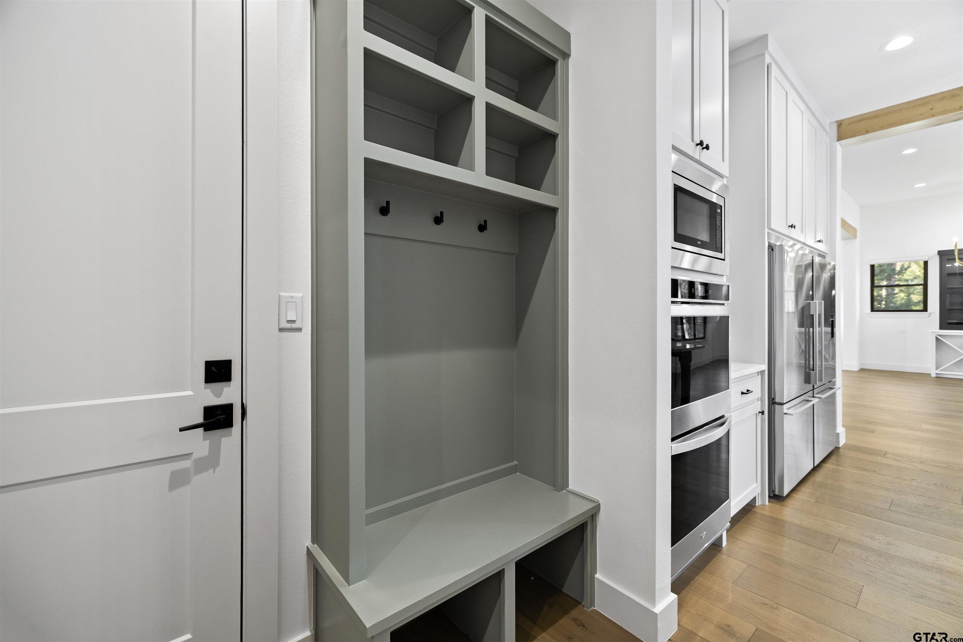 2432 Bellview Circle