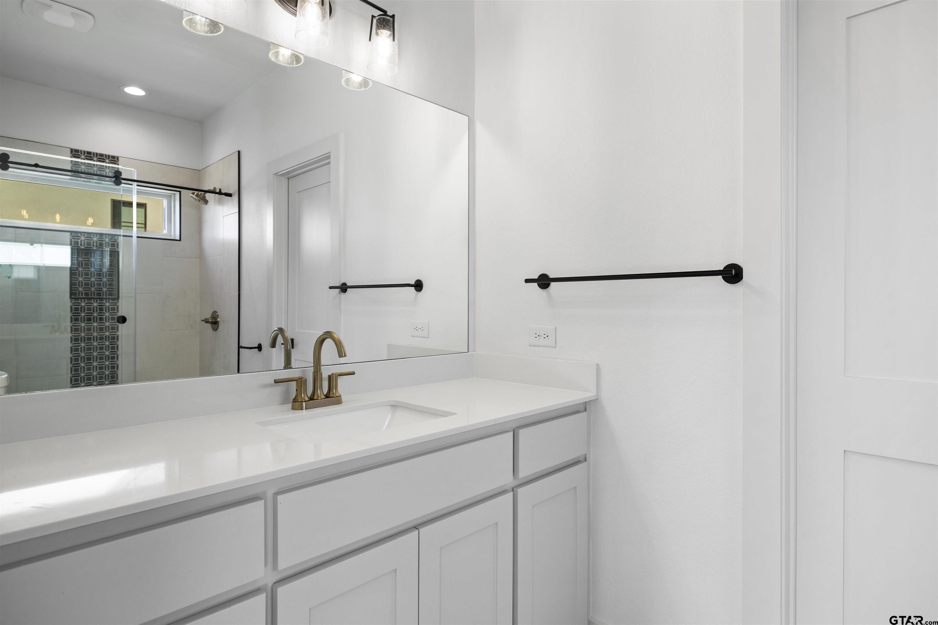 2432 Bellview Circle