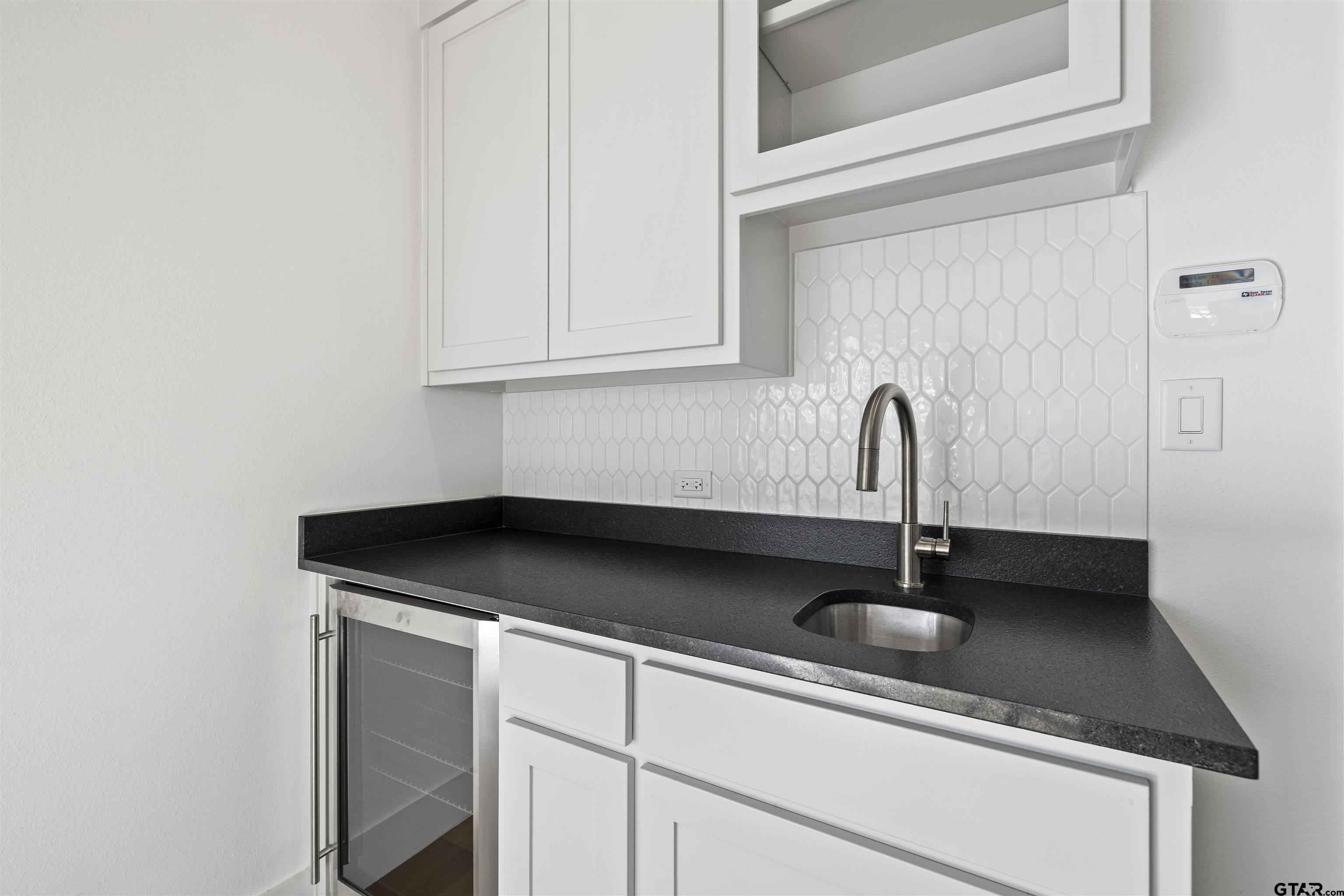 2432 Bellview Circle