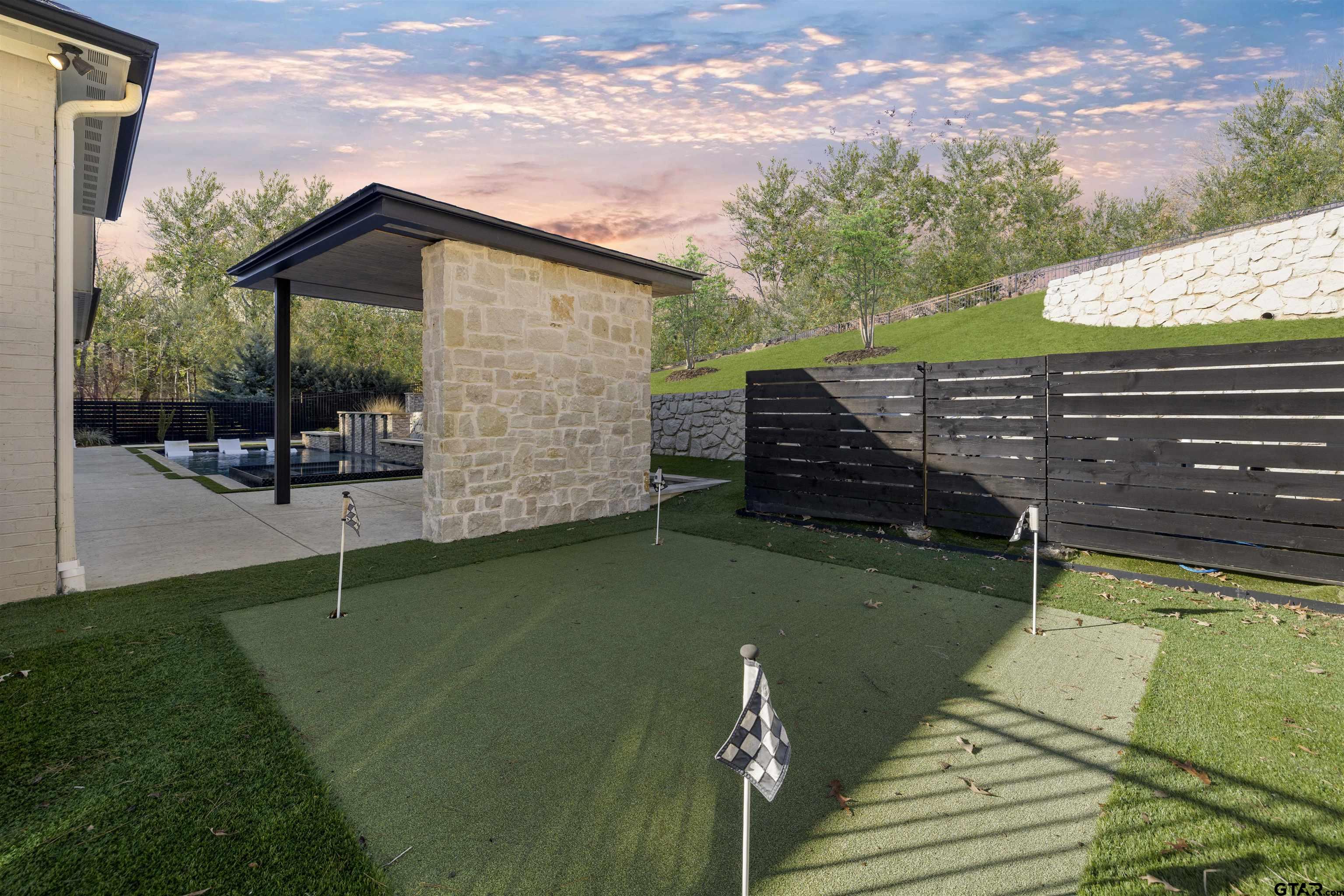 2432 Bellview Circle