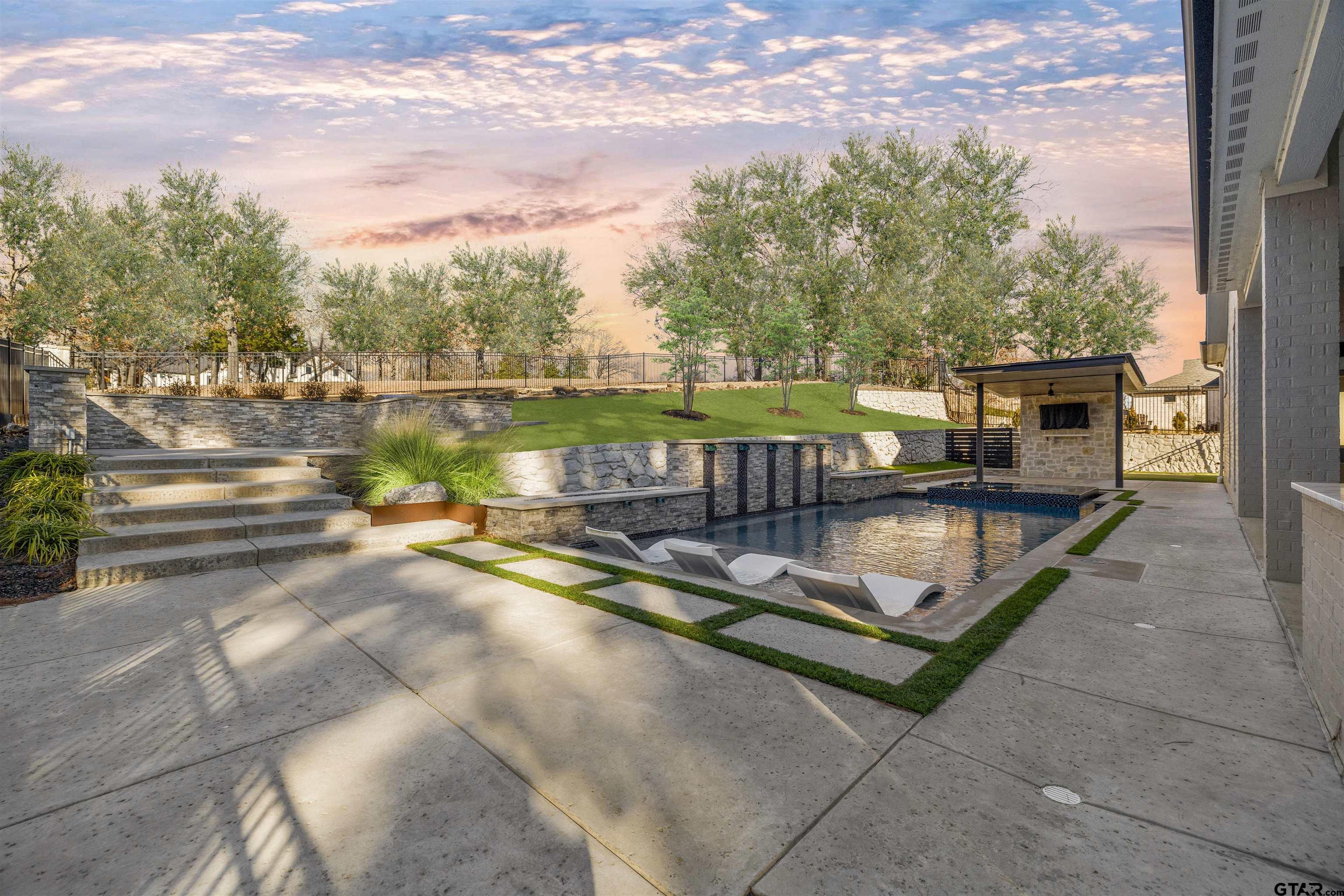 2432 Bellview Circle