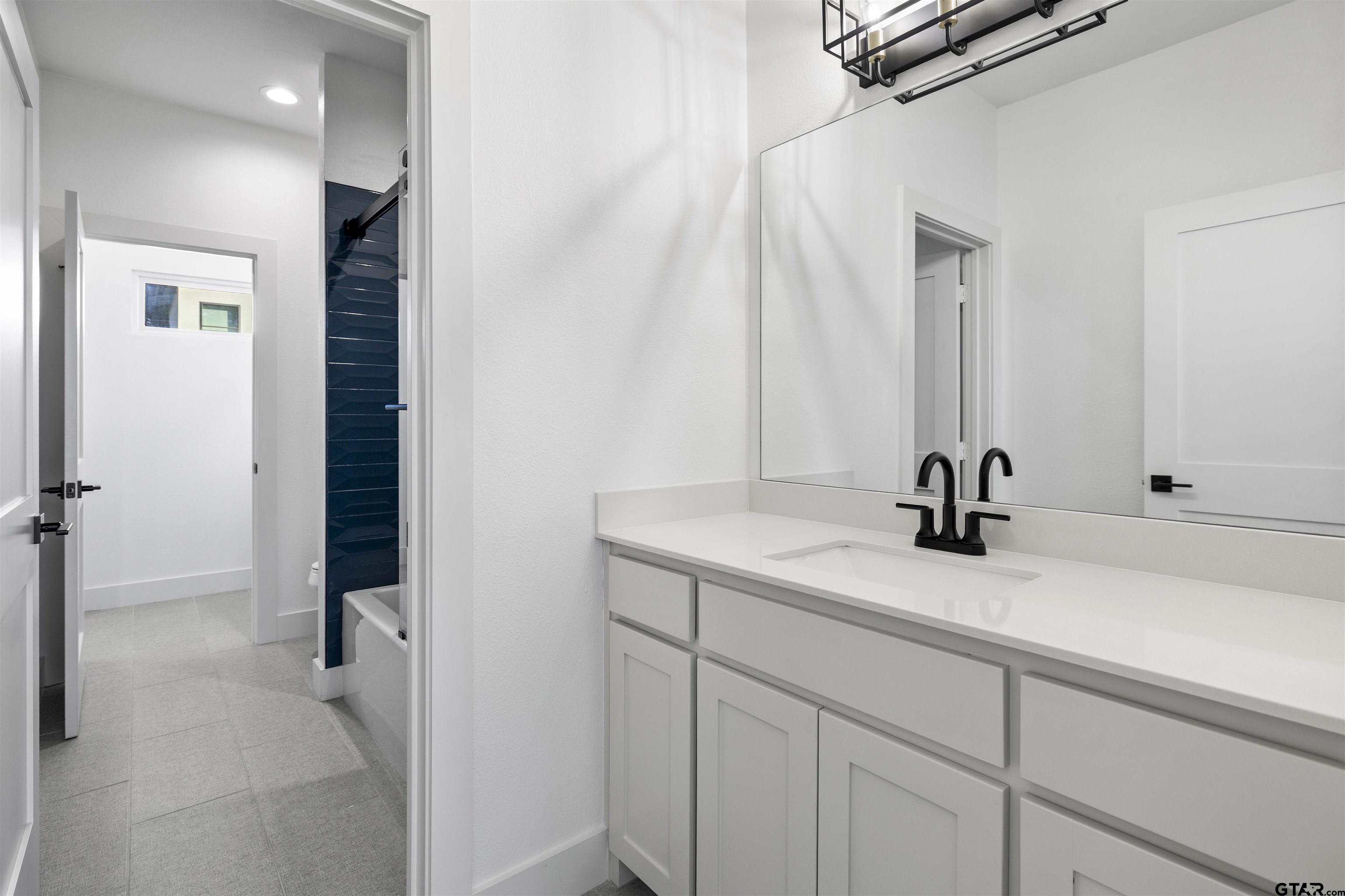 2432 Bellview Circle