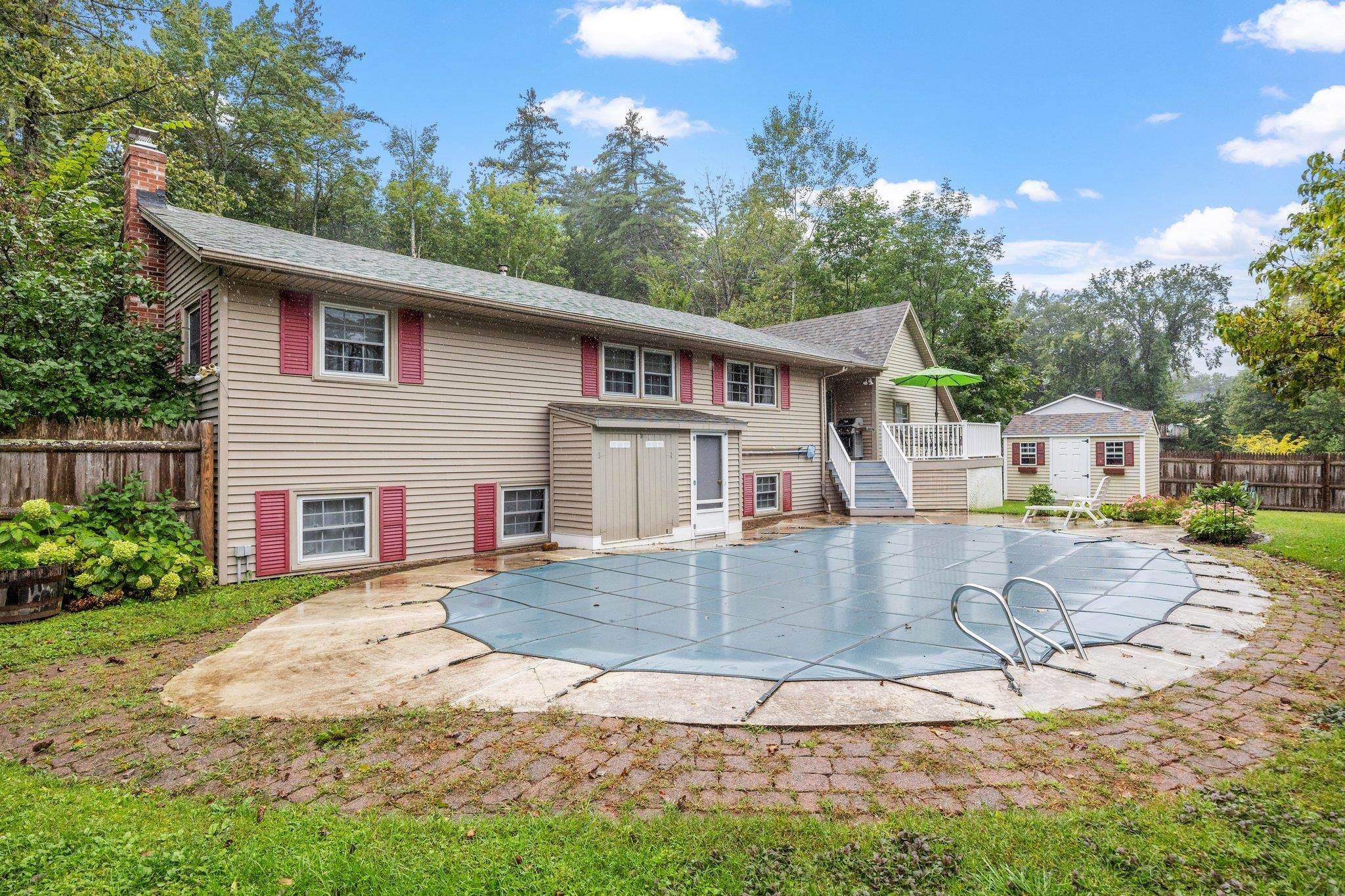 52 Hoyt Road