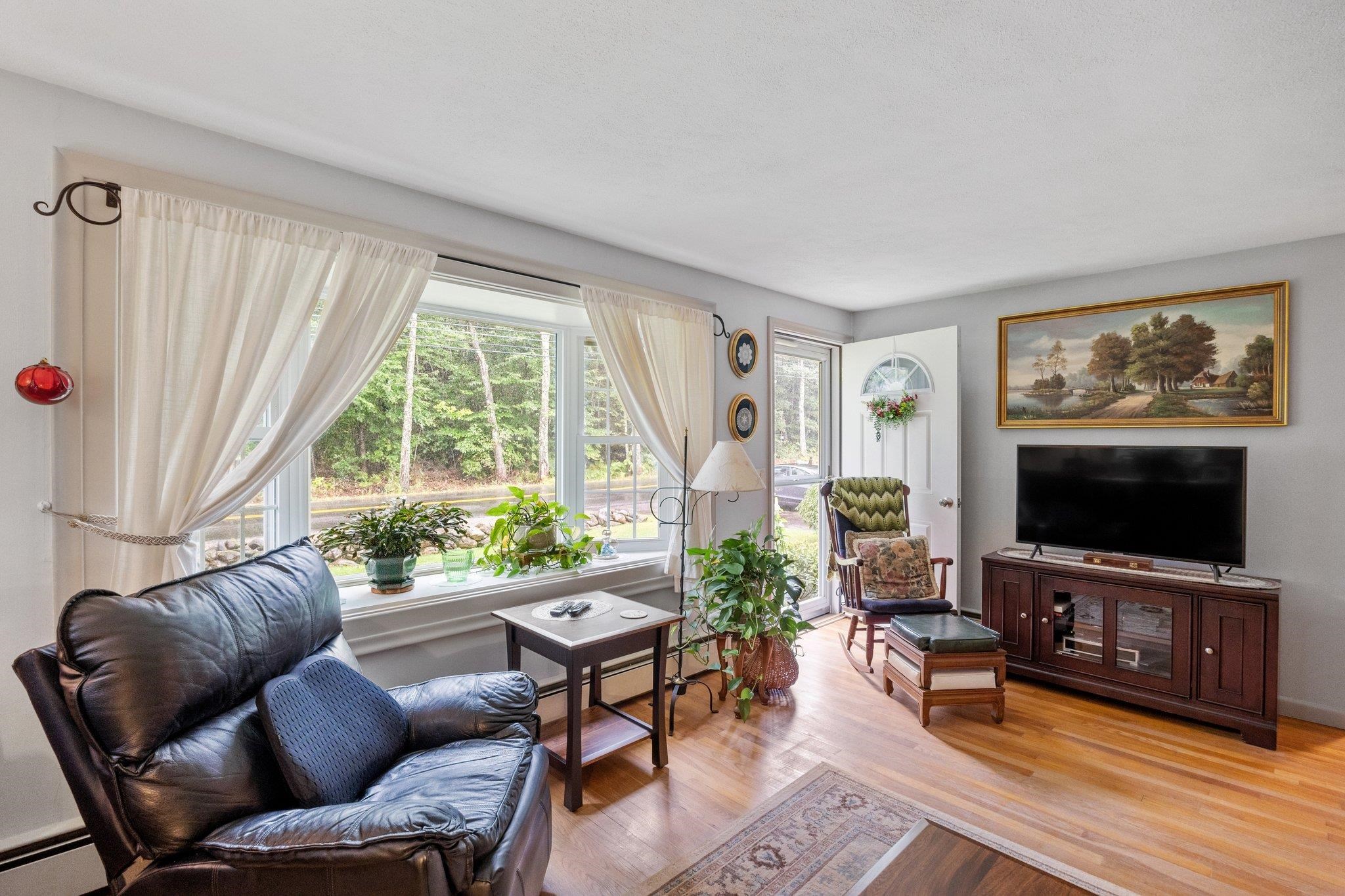 52 Hoyt Road