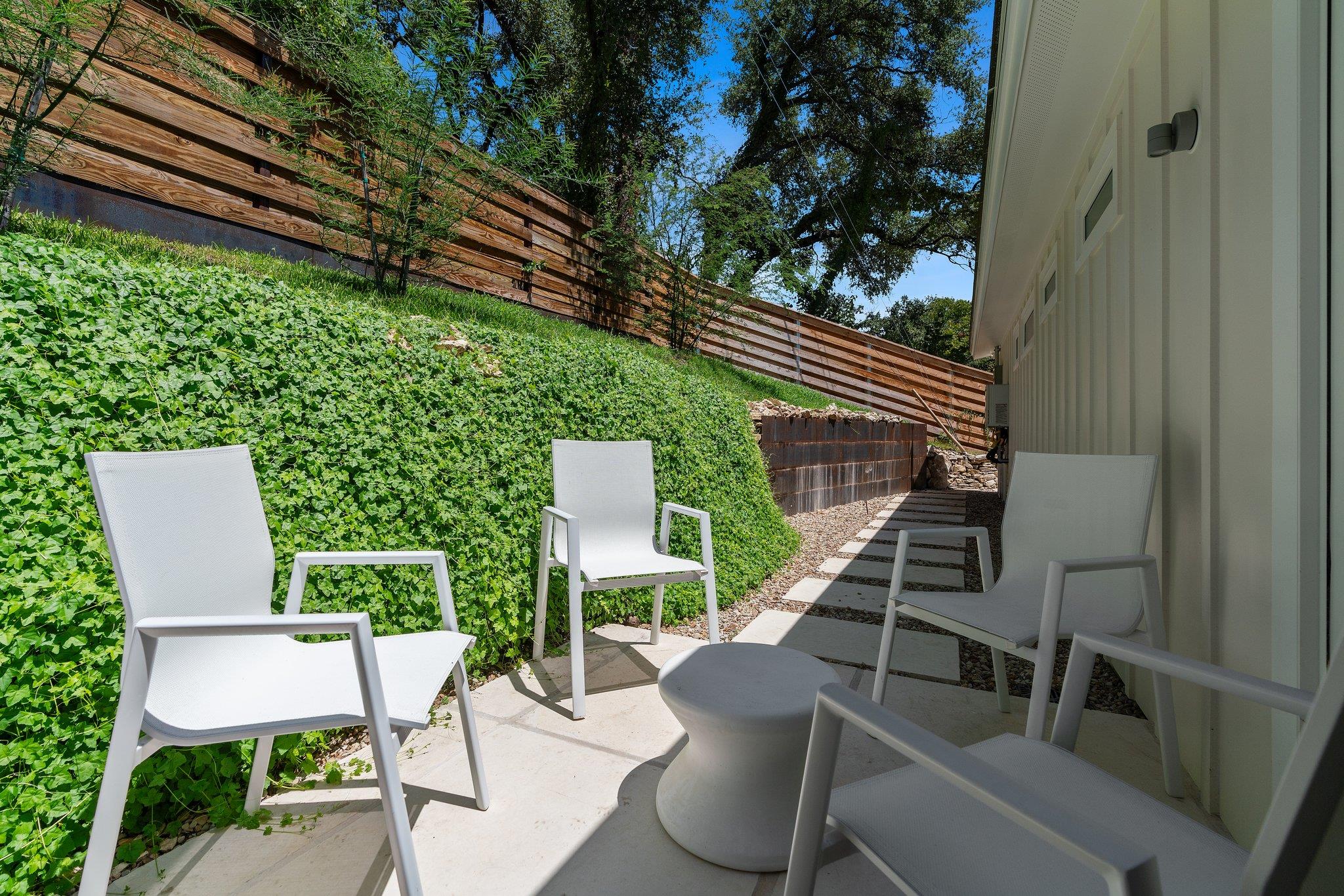 5706 Highland Hills CIR