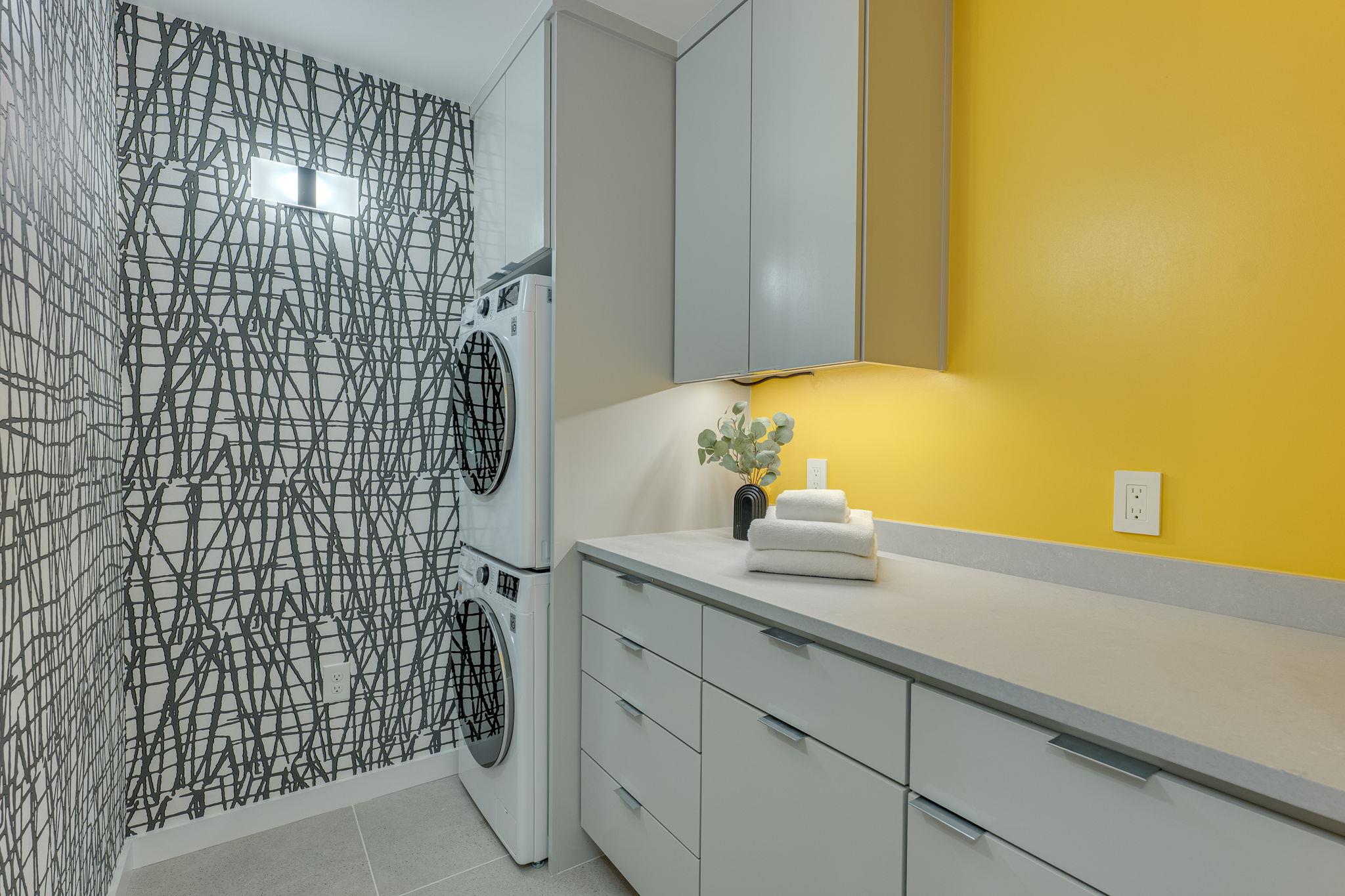 5706 Highland Hills CIR