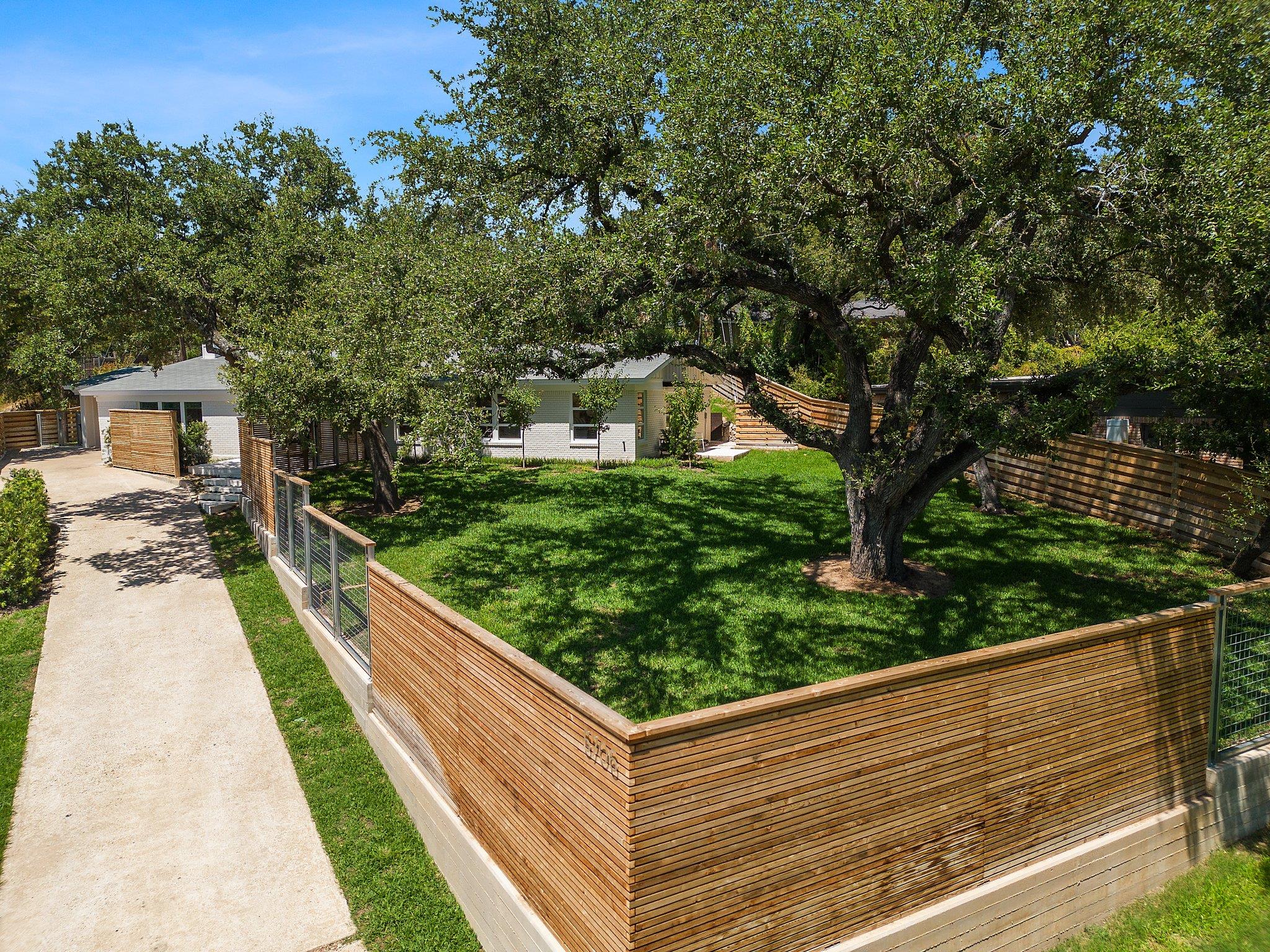 5706 Highland Hills CIR