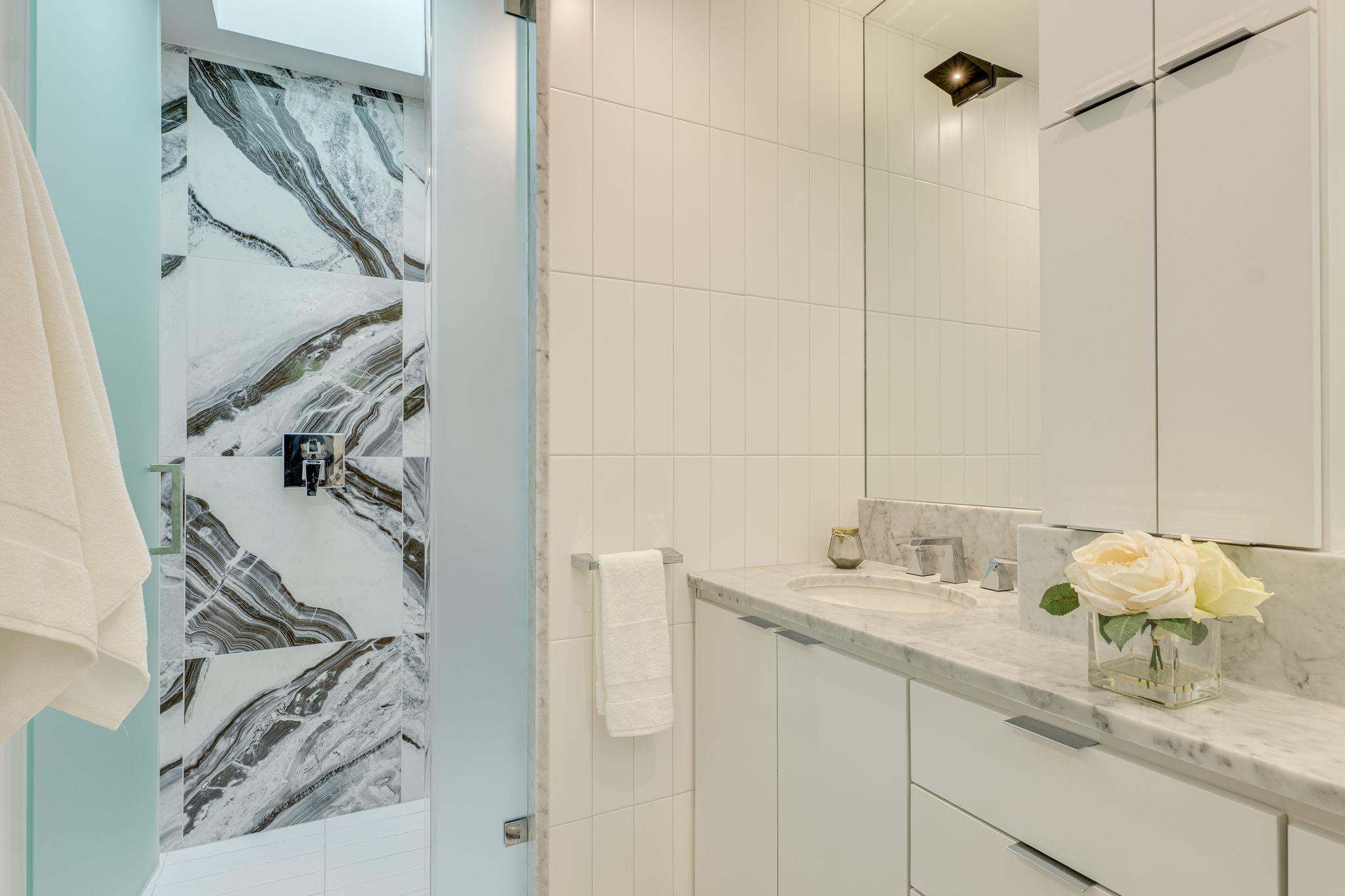 5706 Highland Hills CIR