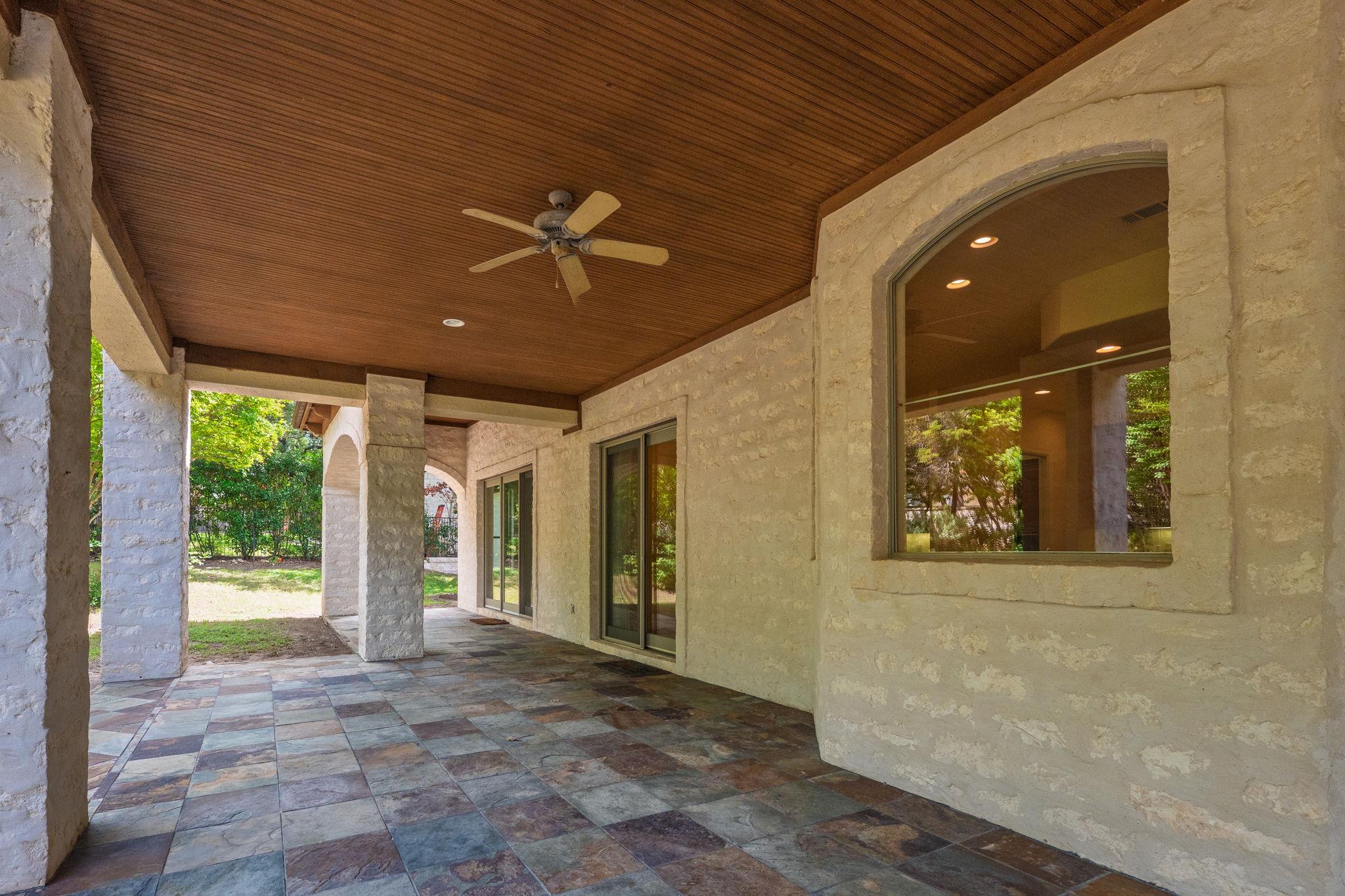 106 Lakeway Hills CV