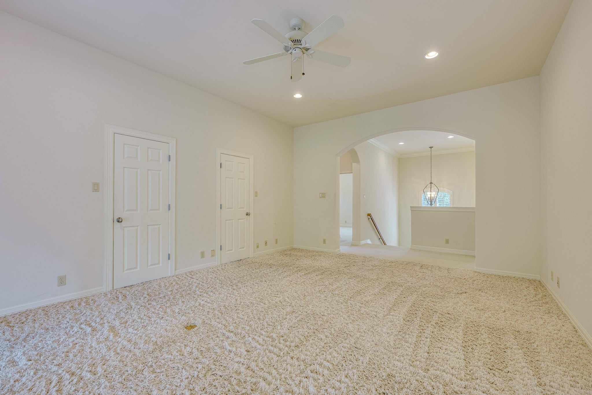 106 Lakeway Hills CV