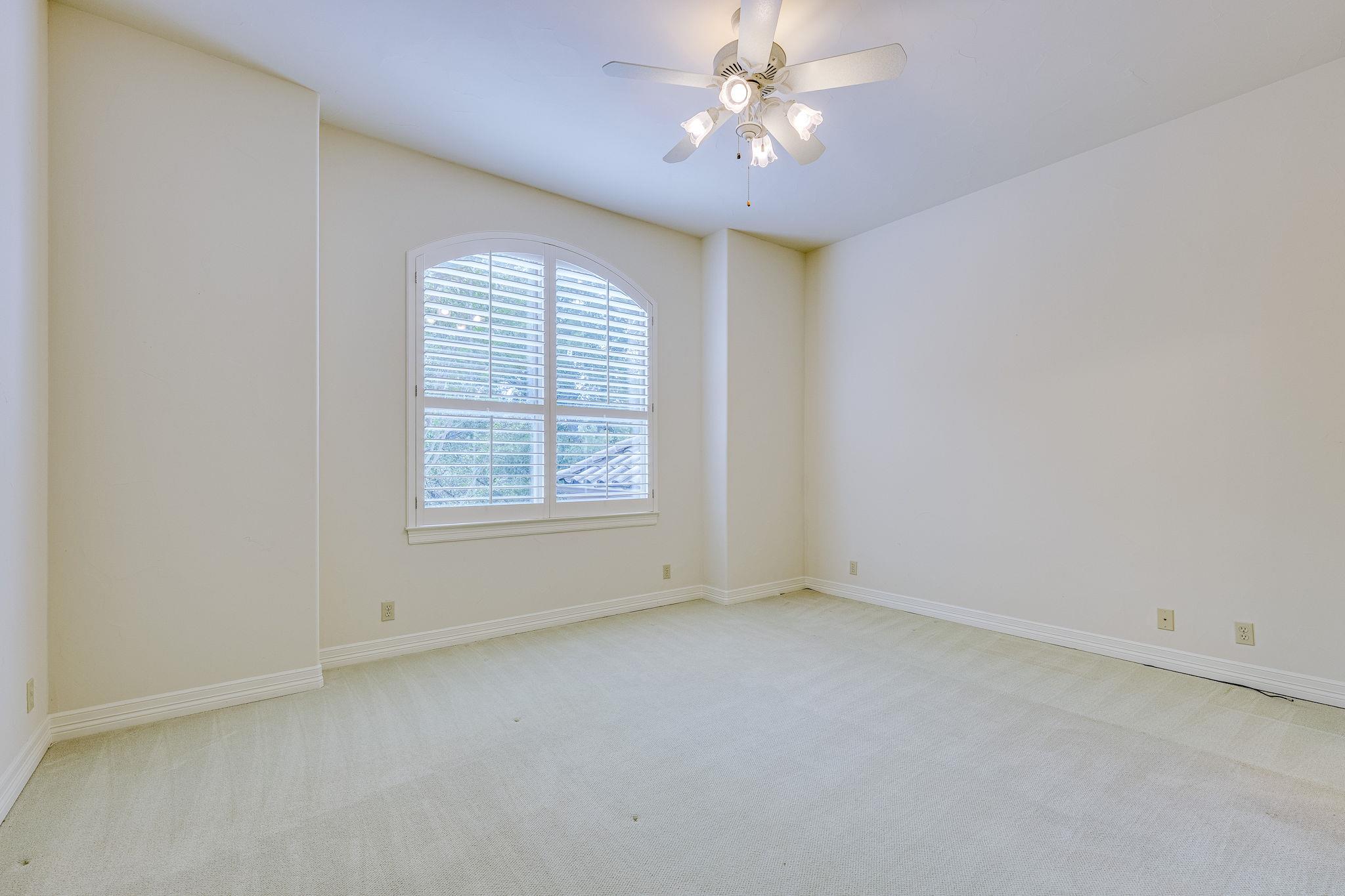 106 Lakeway Hills CV
