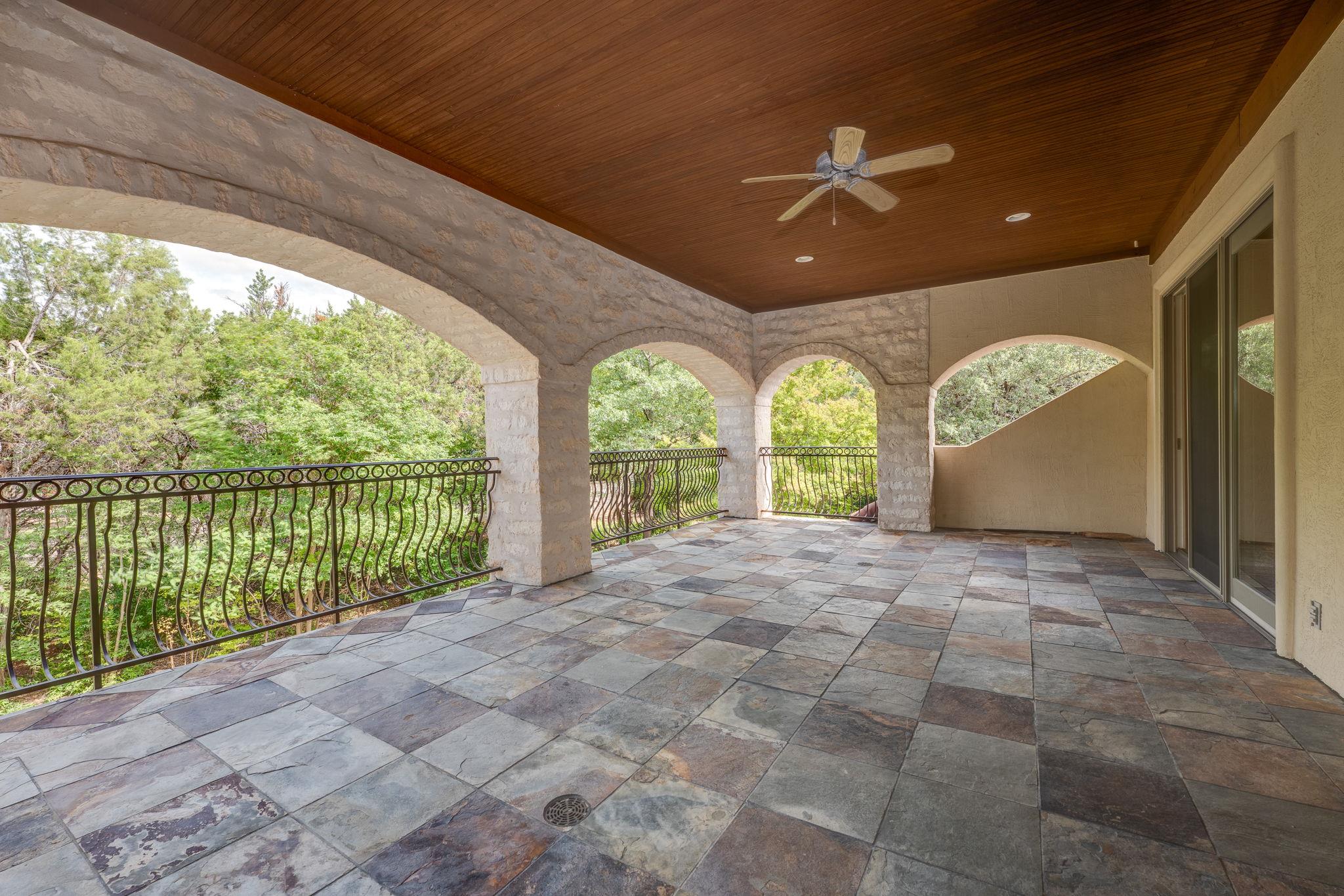 106 Lakeway Hills CV