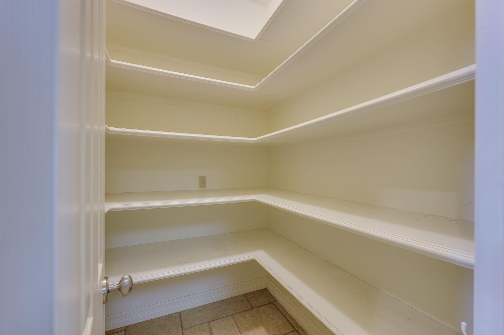 106 Lakeway Hills CV