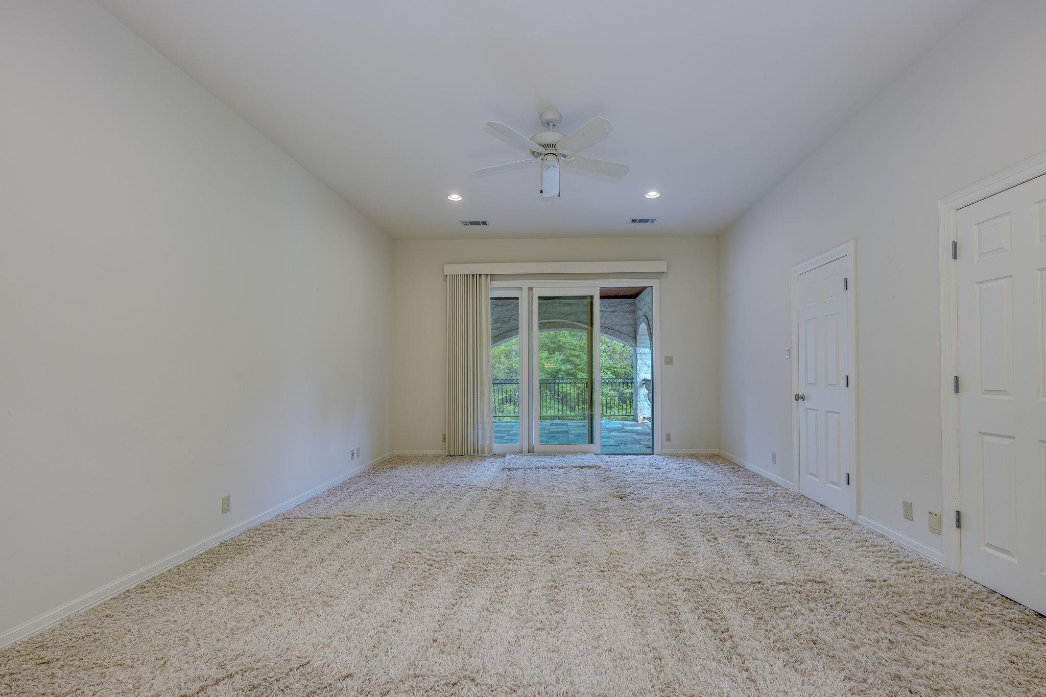106 Lakeway Hills CV